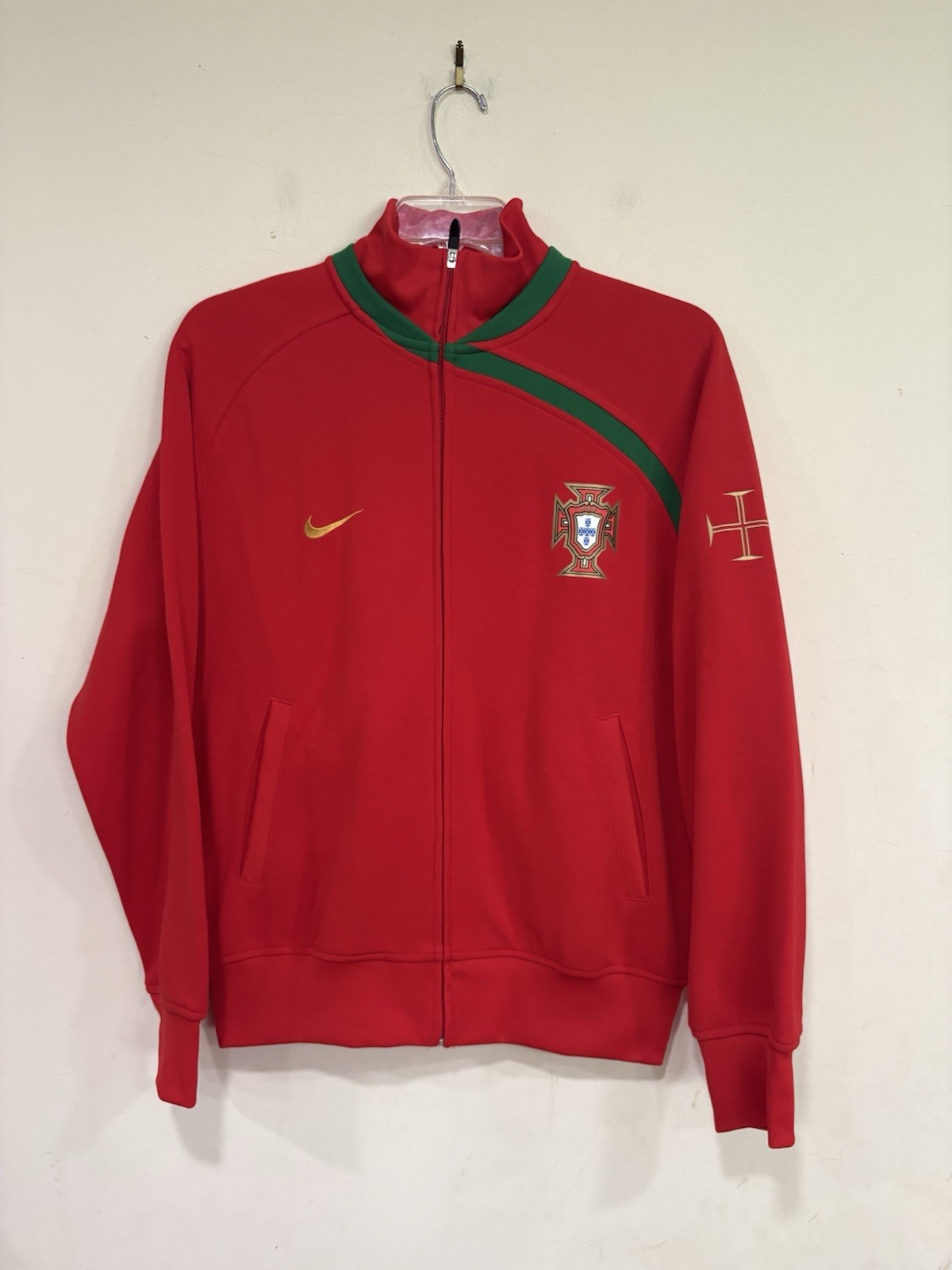 2008 PORTUGAL TEAM TRAINING/TRAVEL SOCCER FOOTBALL COTTON NIKE ZIP JACKET SZ L 2008 PORTUGAL TEAM TRAINING/TRAVEL SOCCER FOOTBALL COTTON NIKE ZIP JACKET SZ L