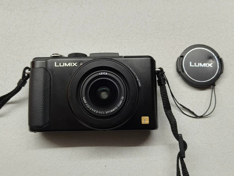 Panasonic LUMIX DMC LX7 Digital 10.1MP 3.8x Optical Zoom Digital Camera English Panasonic LUMIX DMC LX7 Digital 10.1MP 3.8x Optical Zoom Digital Camera English