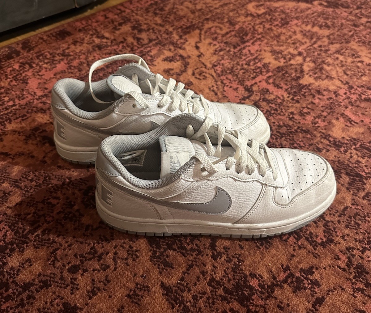 Nike Men’s Low-Top Athletic Sneakers, White/Gray Solid Lace-Up Casual