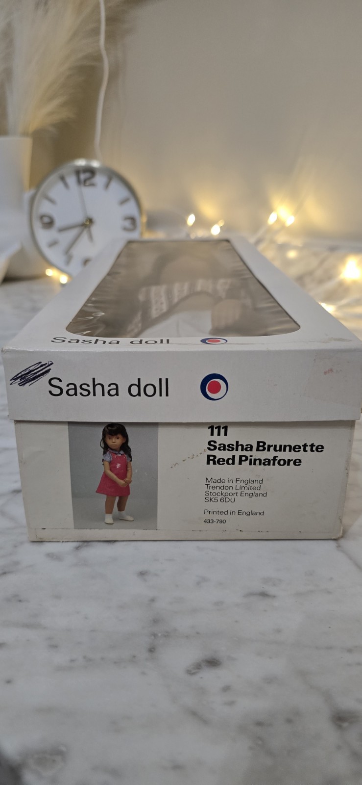 SASHA Brunette 111 doll  in Trendon SKCkPO England SK5 Printedin England 433 790