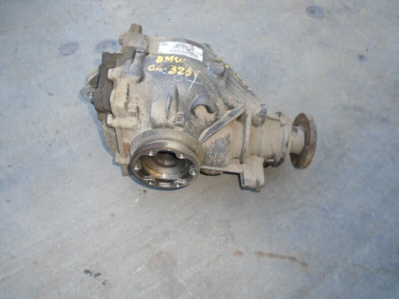 2001-2006 BMW 325i Automatic Rear Differential Carrie Assembly Used 2001-2006 BMW 325i Automatic Rear Differential Carrie Assembly Used