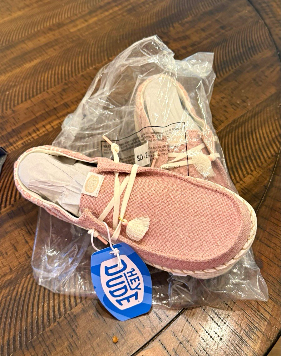 Hey Dude Wendy Women\'s Pink Canvas Slip-On Lightweight Tassel Shoes Size 8
