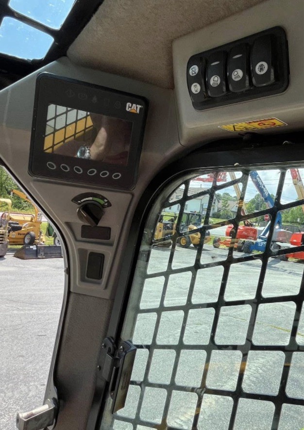 CAT D Series Skidsteer Backup Camera Kit CAT D Series Skidsteer Backup Camera Kit