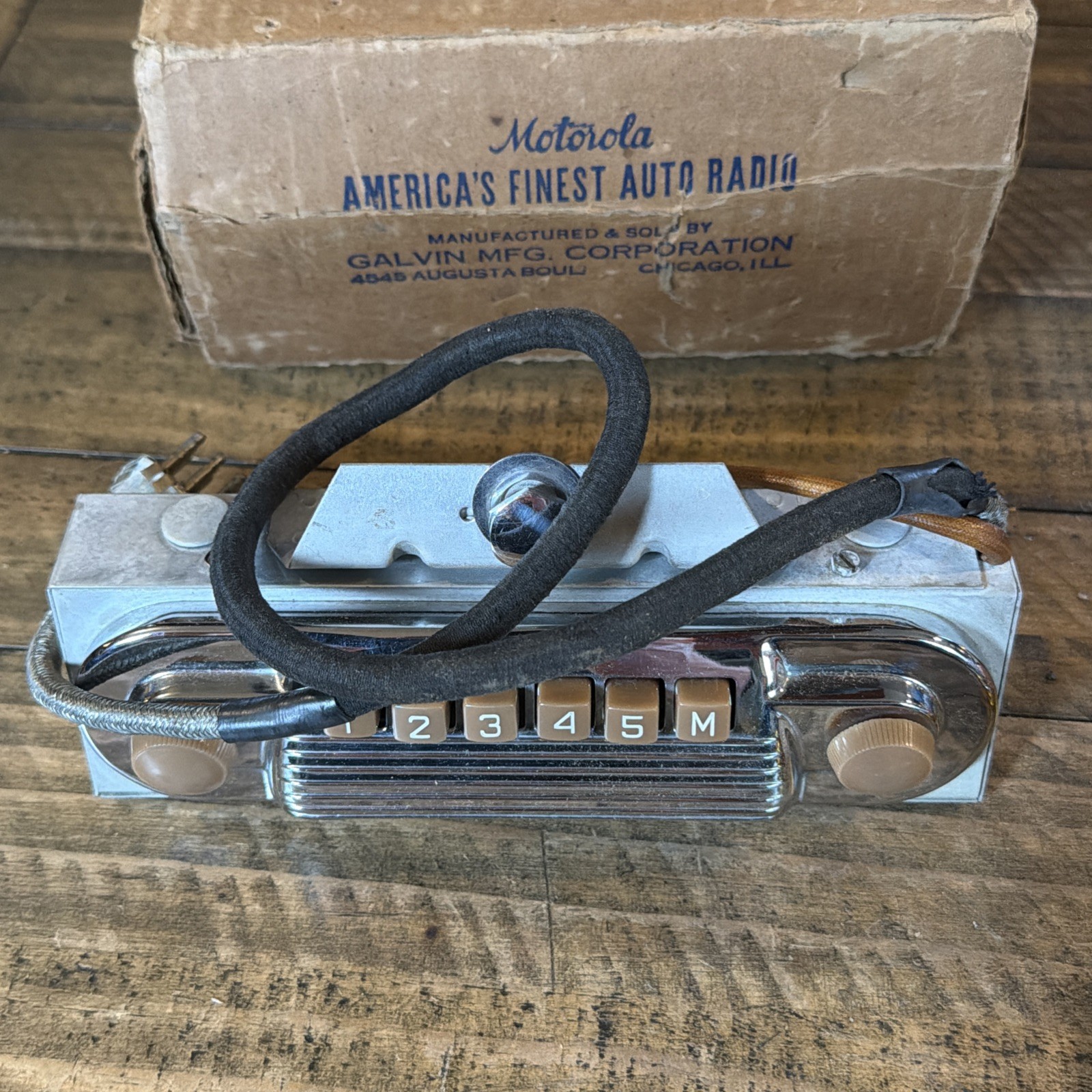 NOS New OEM Motorola D722 6 Volt Car Radio Control Head 1941 Ford & Mercury NOS New OEM Motorola D722 6 Volt Car Radio Control Head 1941 Ford & Mercury