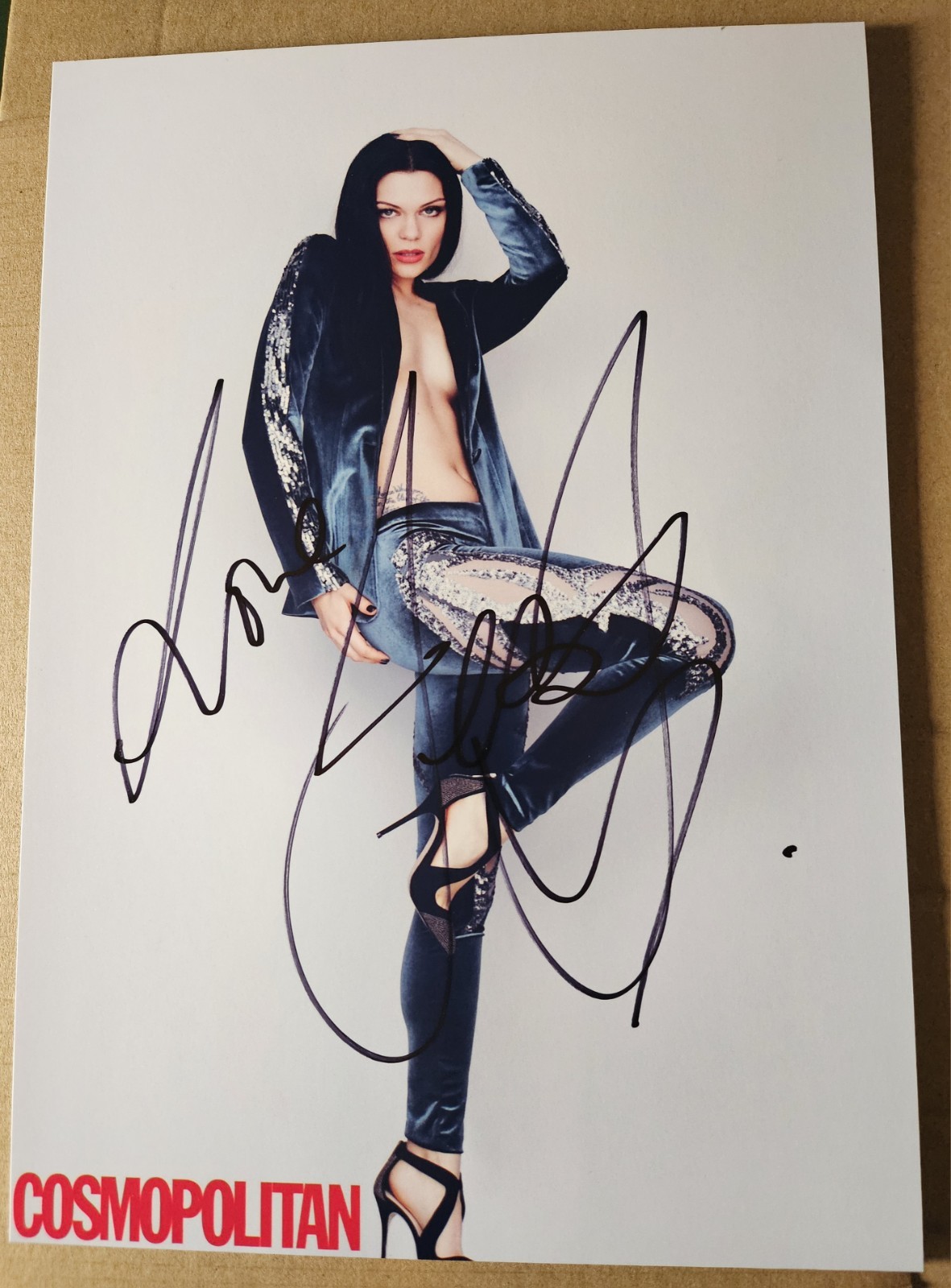 ORIGINAL SINGER JESSIE J AUTOGRAPH  ON THIS COSMOPOLITAN 8.5X12\