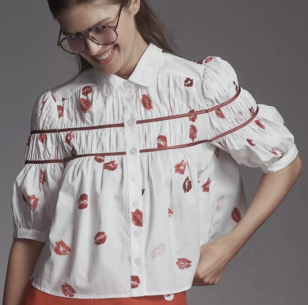 NWT Maeve Anthropologie The Leandra Shirred Yoke Blouse  XS Lips Kiss  White Top