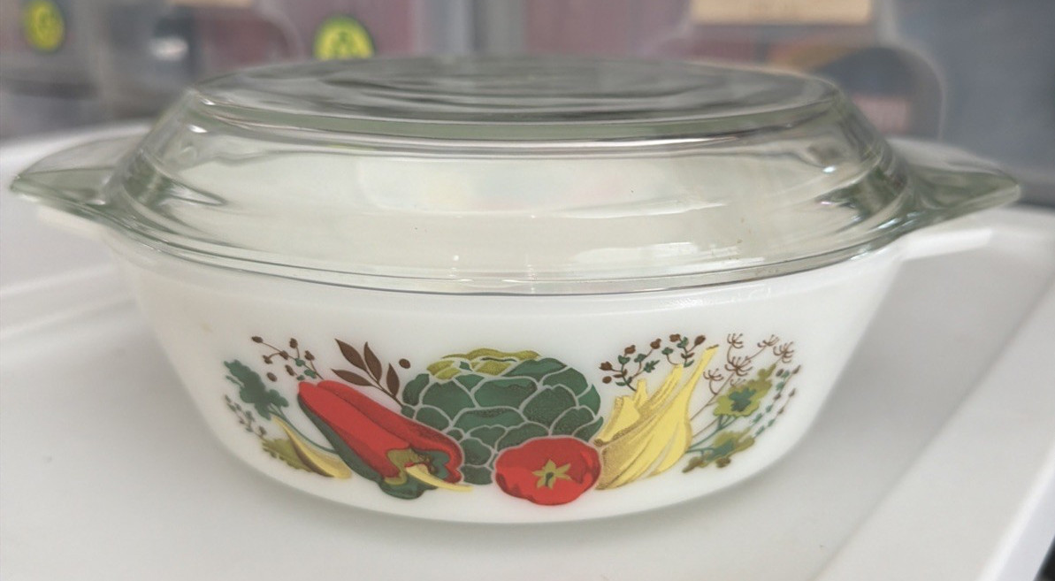 Vintage JAJ Pyrex England Casserole Dish Garden Vegetable Kent Market Garden LID