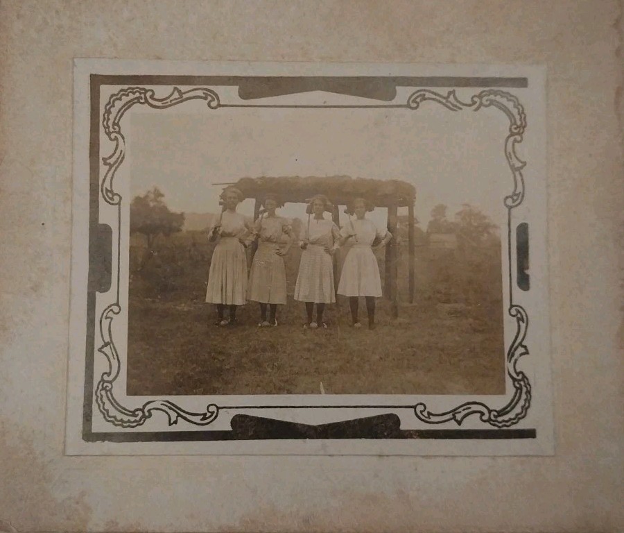 Antique 1910s Photo Cabinet Card Four Women White Dresses Large Hats Art Nouveau Antique 1910s Photo Cabinet Card Four Women White Dresses Large Hats Art Nouveau