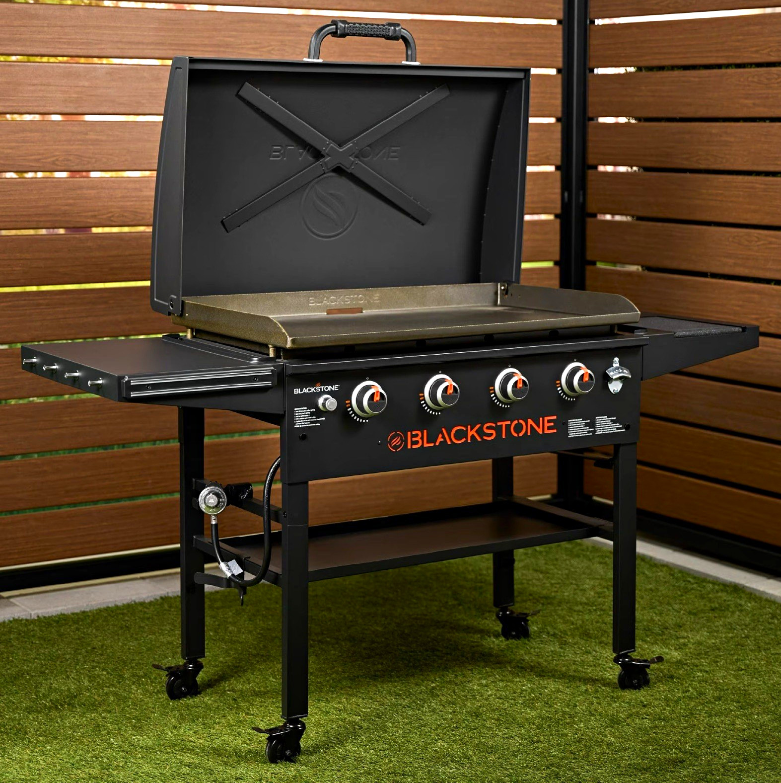 Blackstone Outdoor Griddle, 4-Burner Propane Gas Flat Top with Hood, 36x21 Blackstone Outdoor Griddle, 4-Burner Propane Gas Flat Top with Hood, 36x21