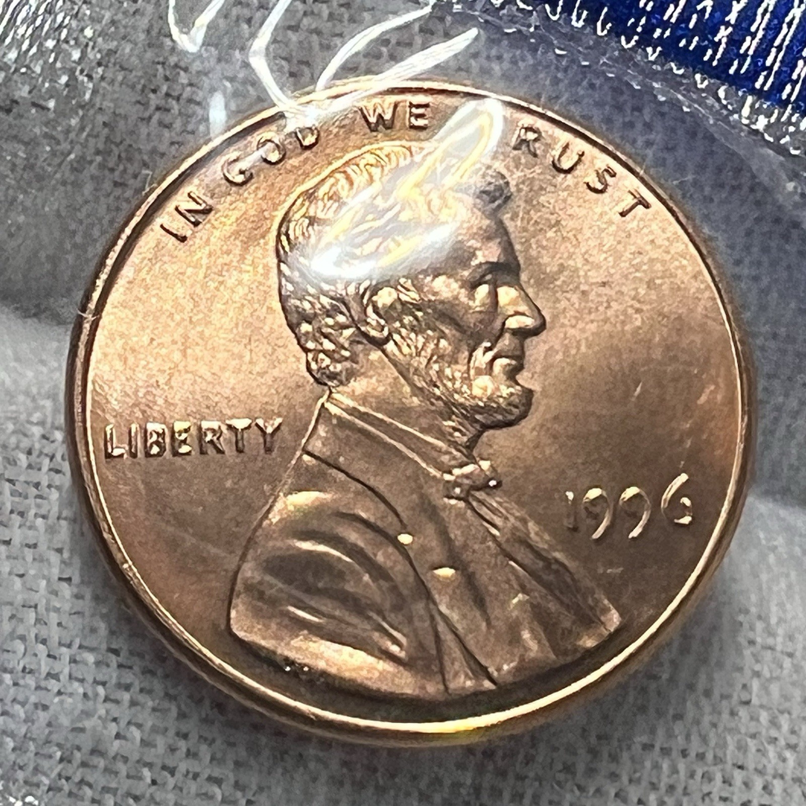 1996-P&D Lincoln Memorial Cents BU in Mint Cello receive 2 coins pictured #3137