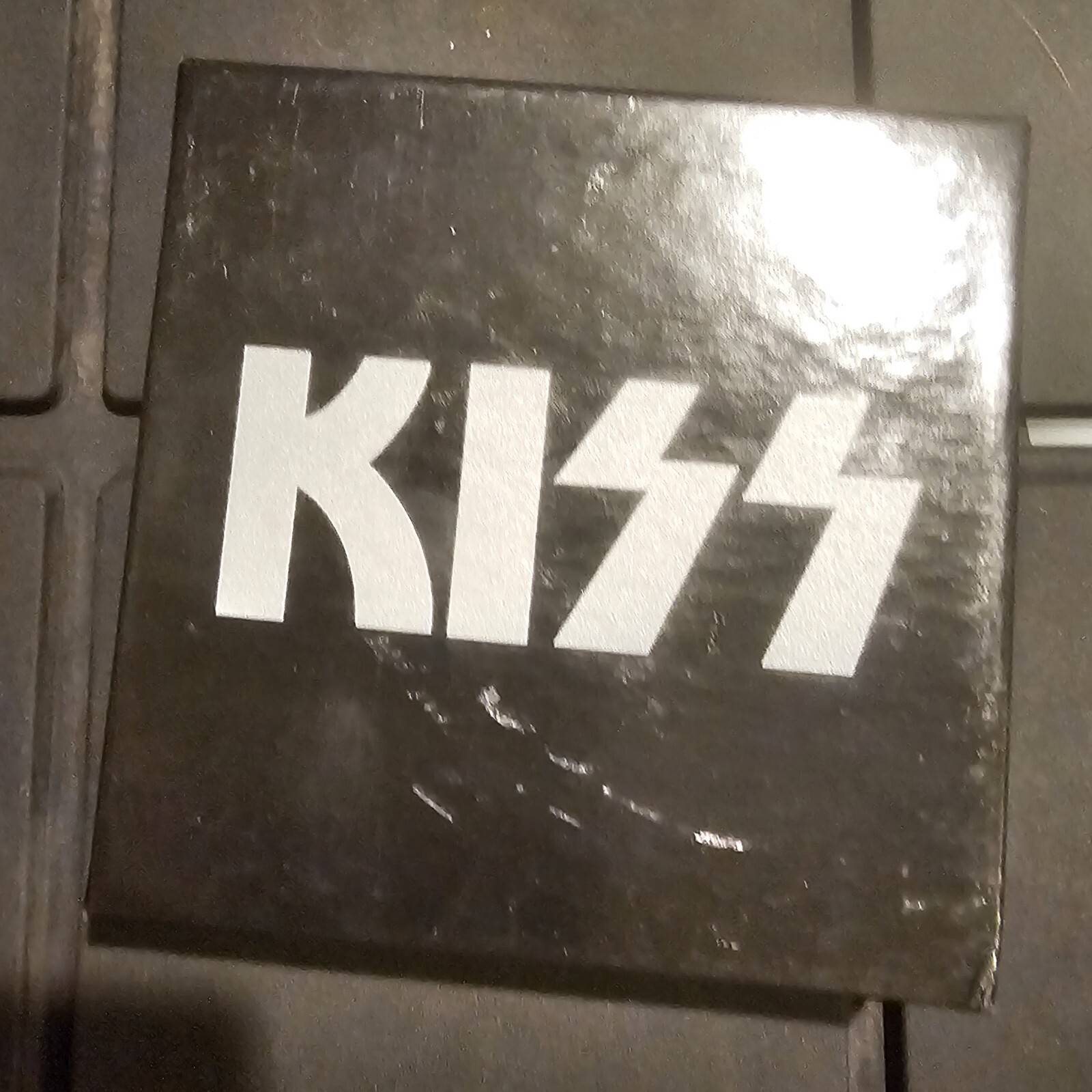 KISS ✨DUECE BELT BUCKLE ✨ OFFICIAL 2024 KISS CATALOG LTD. 50th ANNIVERSARY ✨✨ KISS ✨DUECE BELT BUCKLE ✨ OFFICIAL 2024 KISS CATALOG LTD. 50th ANNIVERSARY ✨✨