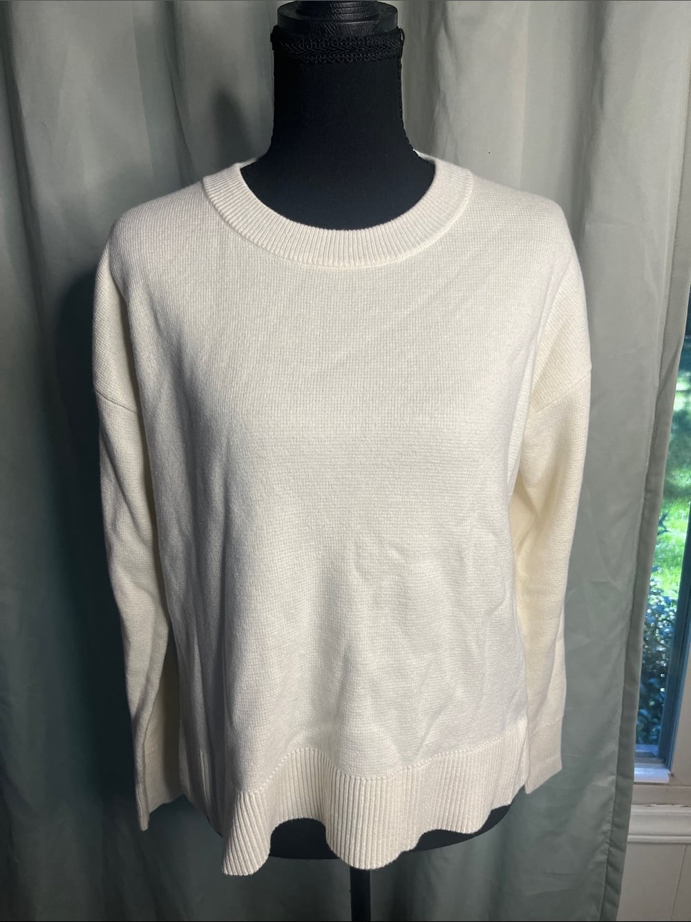 L.L. Bean Women\'s Cream Crewneck Sweater L.L. Bean Women\'s Cream Crewneck Sweater