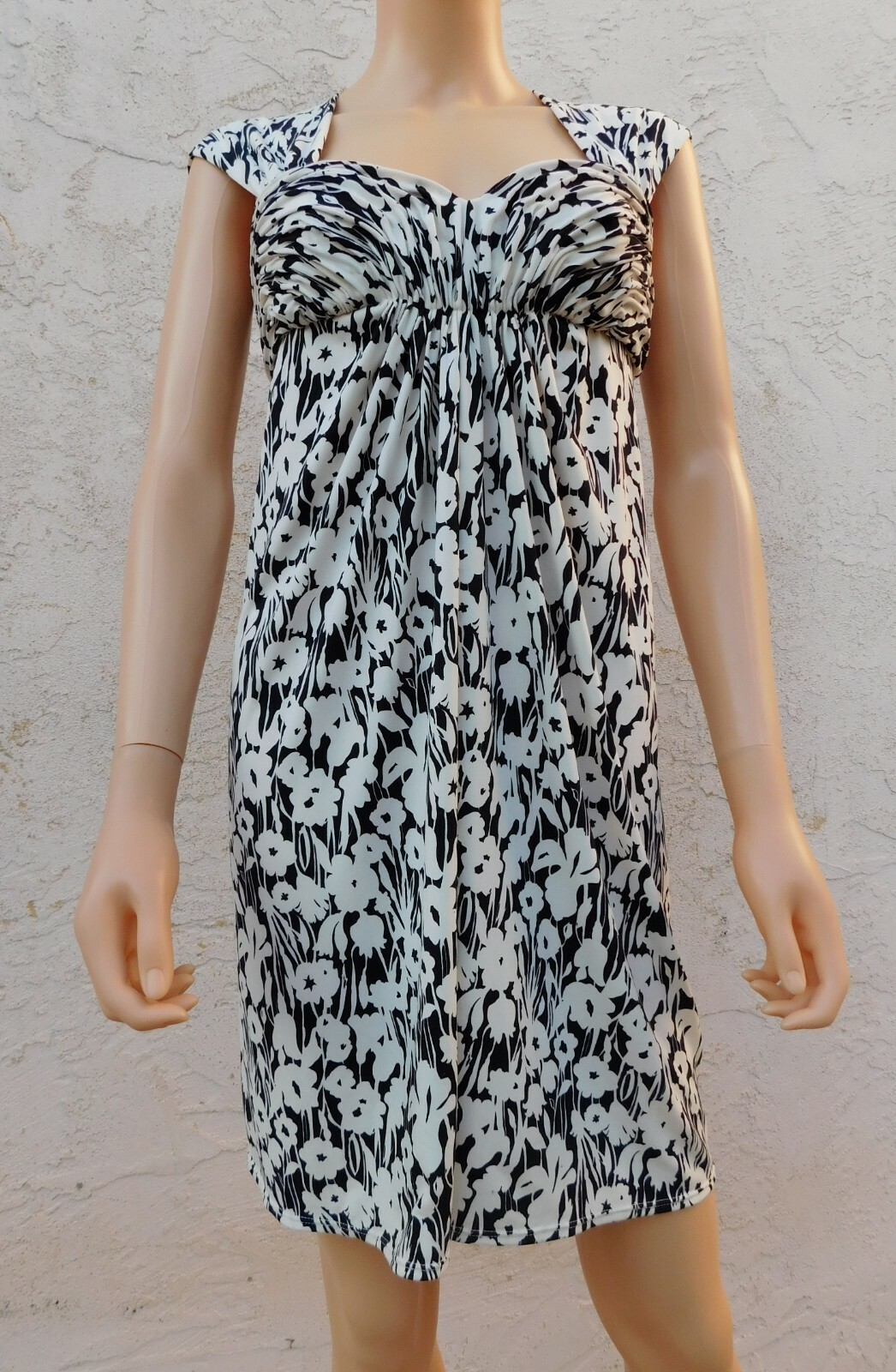 BCBG MAX AZRIA Black White Floral Empire Dress S New BCBG MAX AZRIA Black White Floral Empire Dress S New