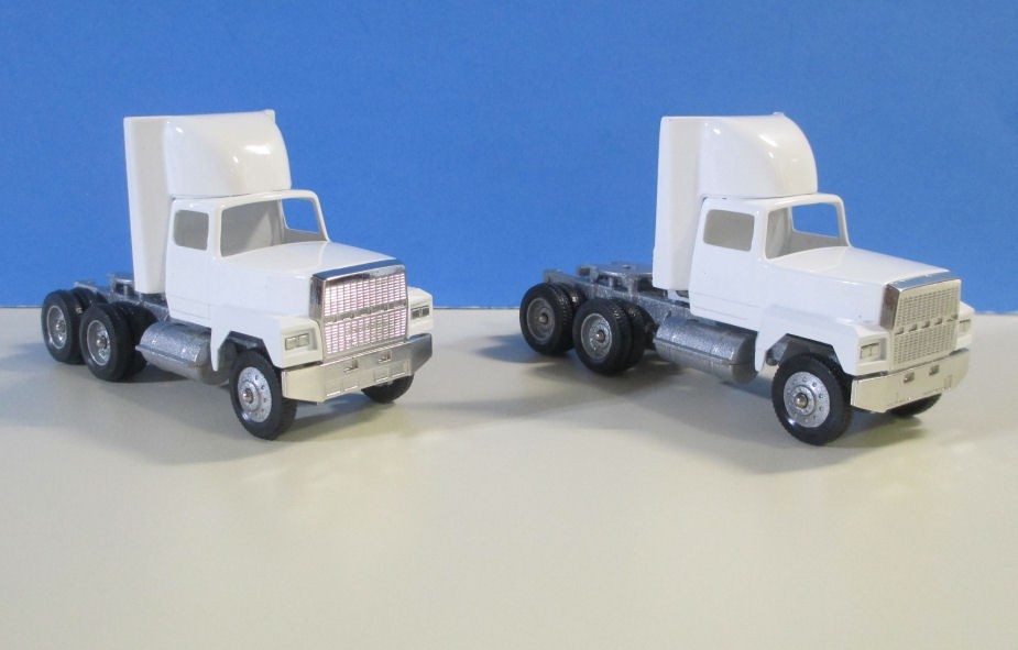 Winross 1/64 2 Ford Cabs BLANK WHITE Great for Customizing - 2 Cabs Only Winross 1/64 2 Ford Cabs BLANK WHITE Great for Customizing - 2 Cabs Only