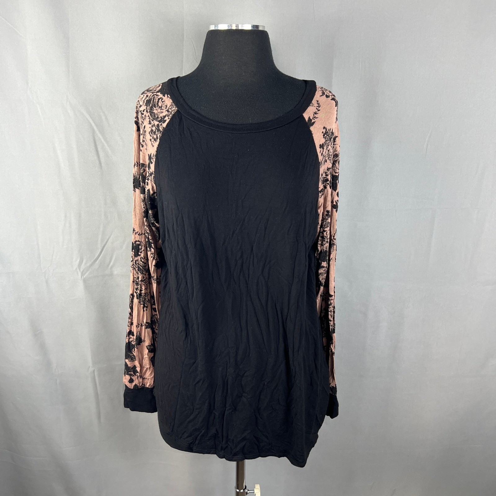 Cool Melon Top Womens Black Pink Floral Print Raglan Sleeve Lightweight Everyday