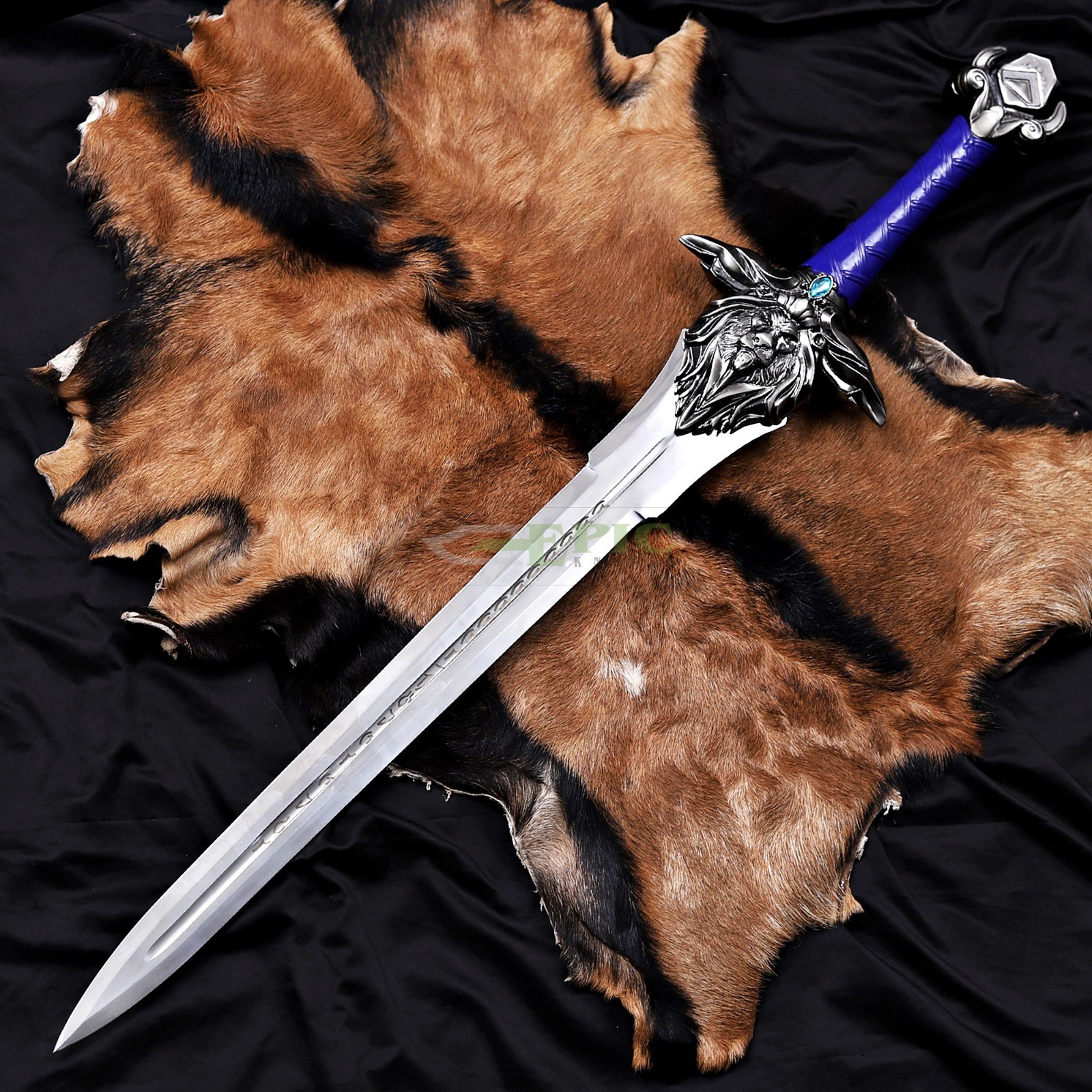 Handmade world of Warcraft Royal Guard sword Alliance Lion Head Storm wind Sword
