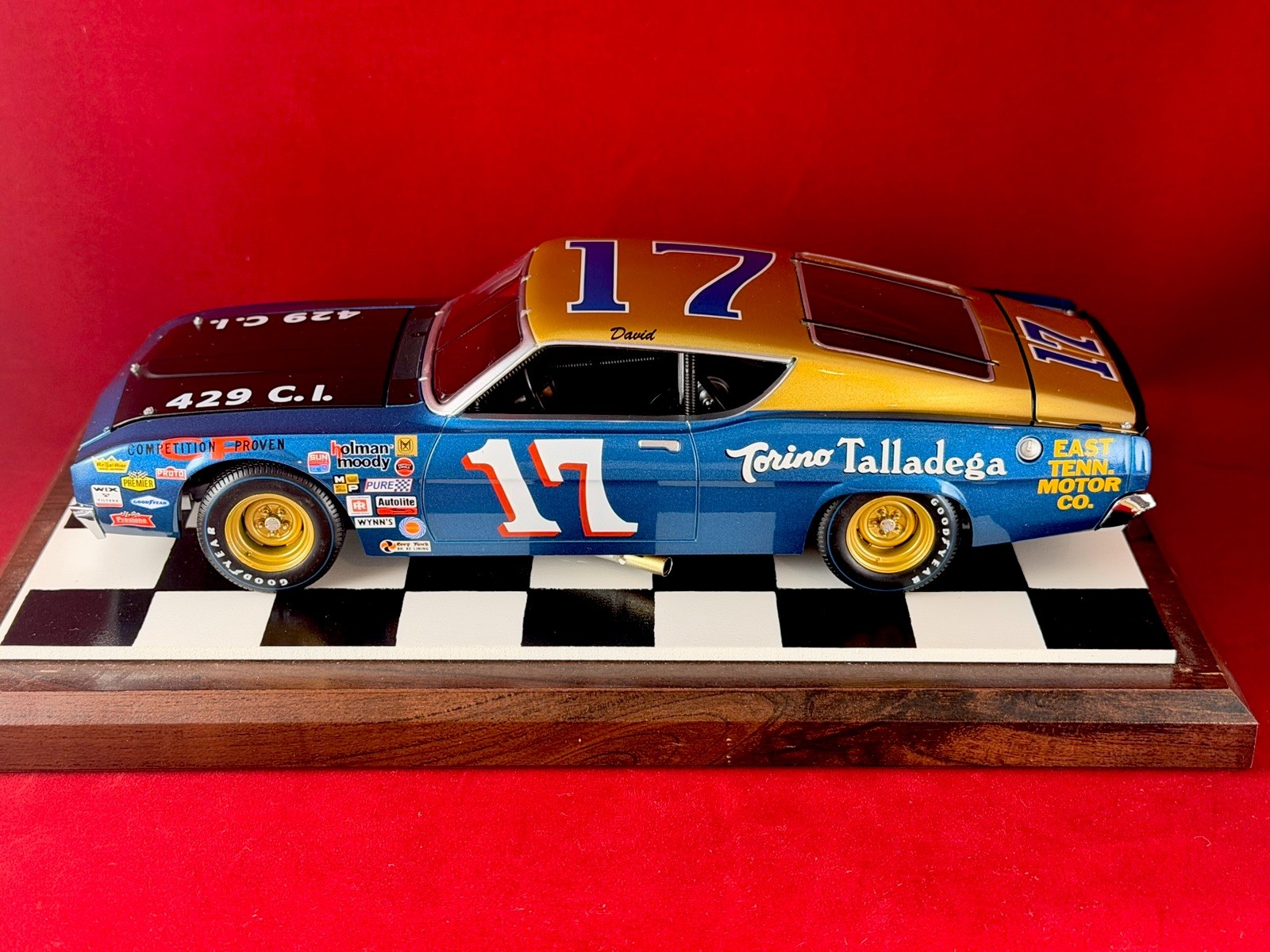 1969 David Pearson #17 Ford Torino Talladega 1/24 University Of Racing Diecast 1969 David Pearson #17 Ford Torino Talladega 1/24 University Of Racing Diecast