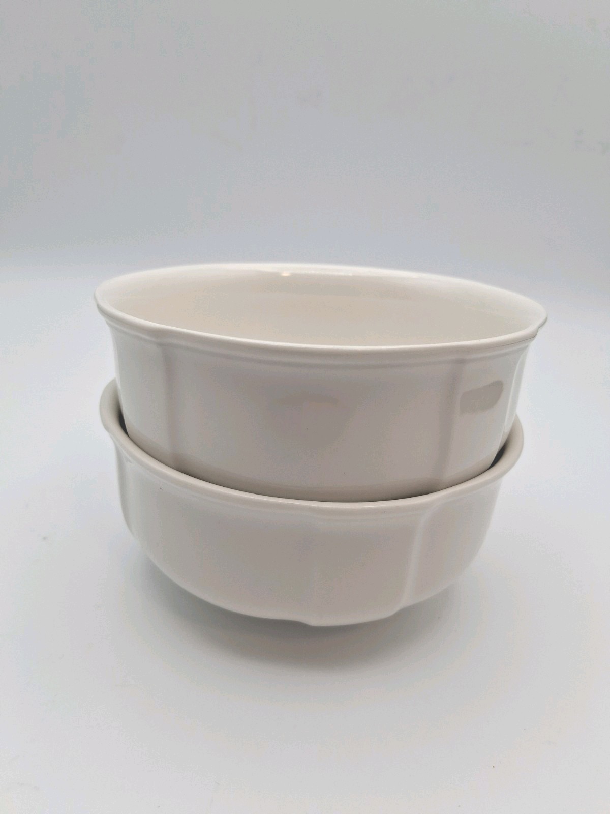 Villeroy & Boch Manoir White 4.75 Soup/Cereal Bowl Vitro Porcelain Set of 2
