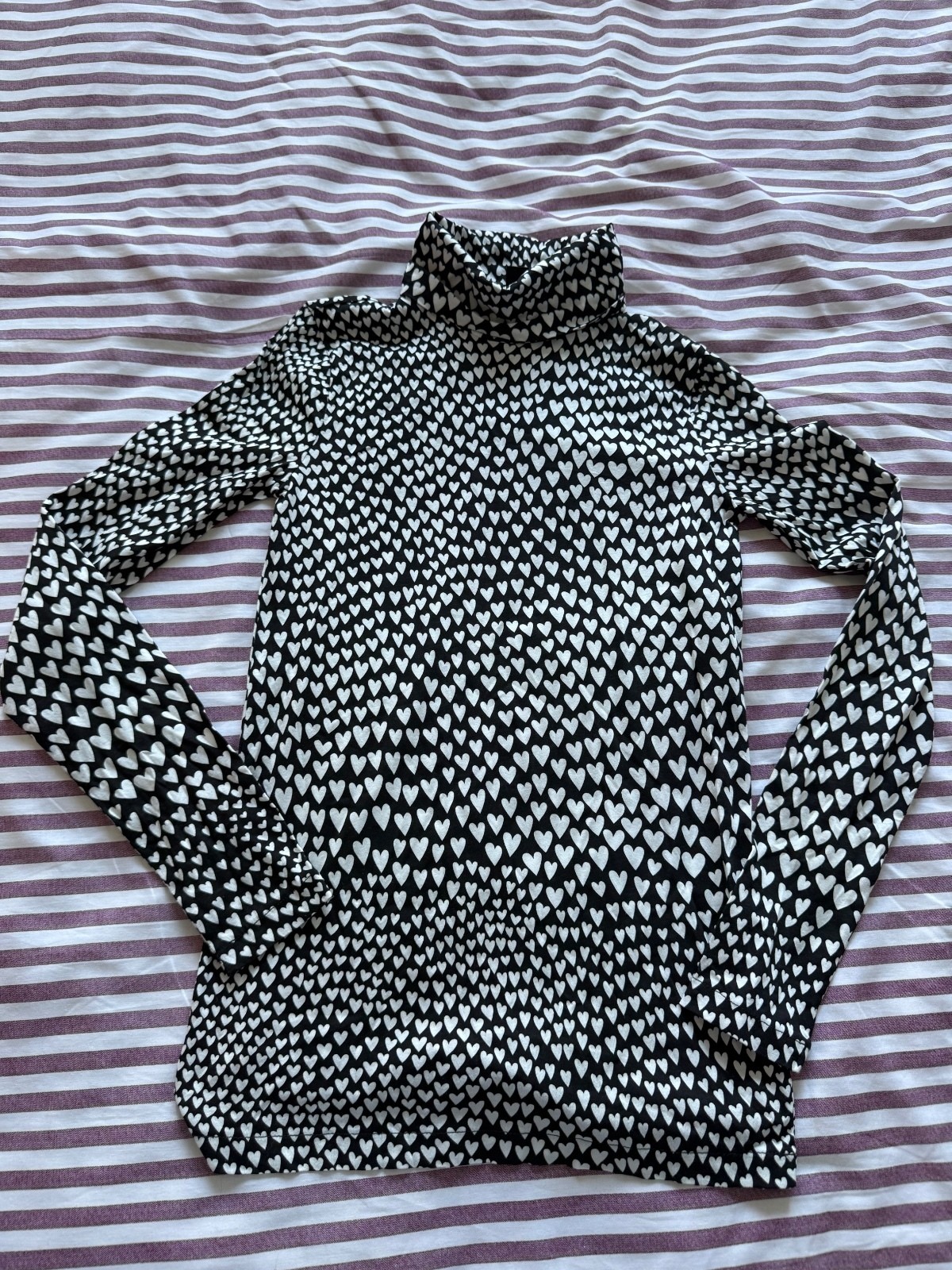 J Crew black and white heart pattern lightweight roll neck sweater size XXS J Crew black and white heart pattern lightweight roll neck sweater size XXS