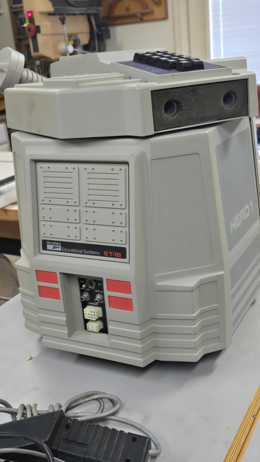 Vintage HeathKit HERO 1 Robot ET-18 Vintage HeathKit HERO 1 Robot ET-18