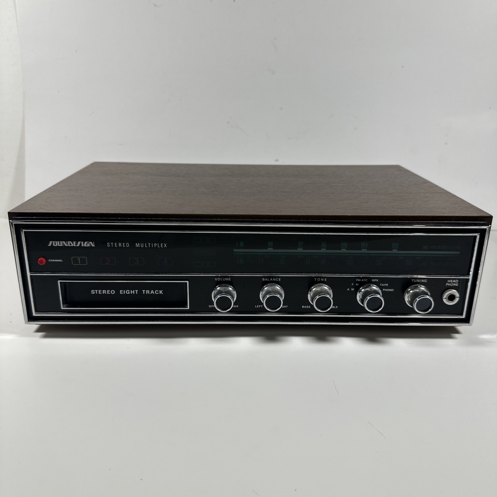 Vintage Soundesign Model 4488 Stereo Receiver AM FM 8 Track Player Vintage Soundesign Model 4488 Stereo Receiver AM FM 8 Track Player