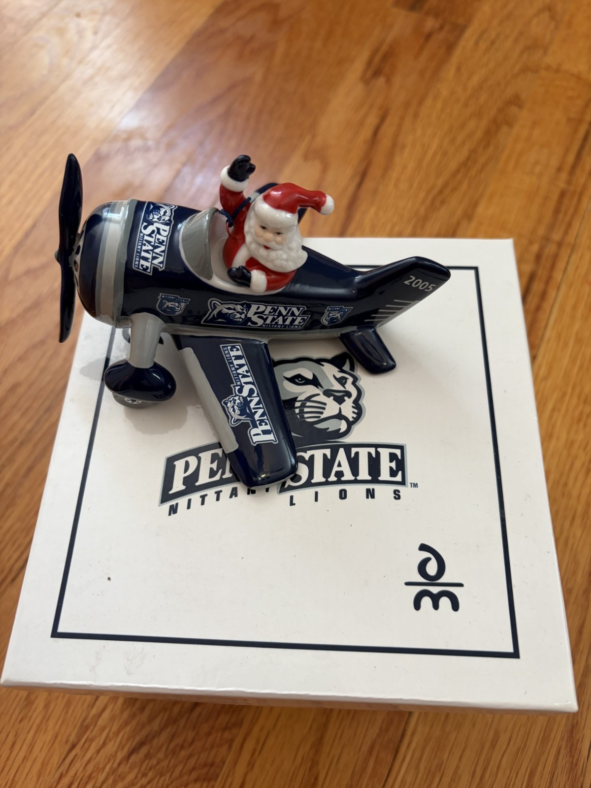 2005 DANBURY MINT PENN STATE UNIVERSITY SANTA IN AIRPLANE VICTORY PLANE ORNAMENT