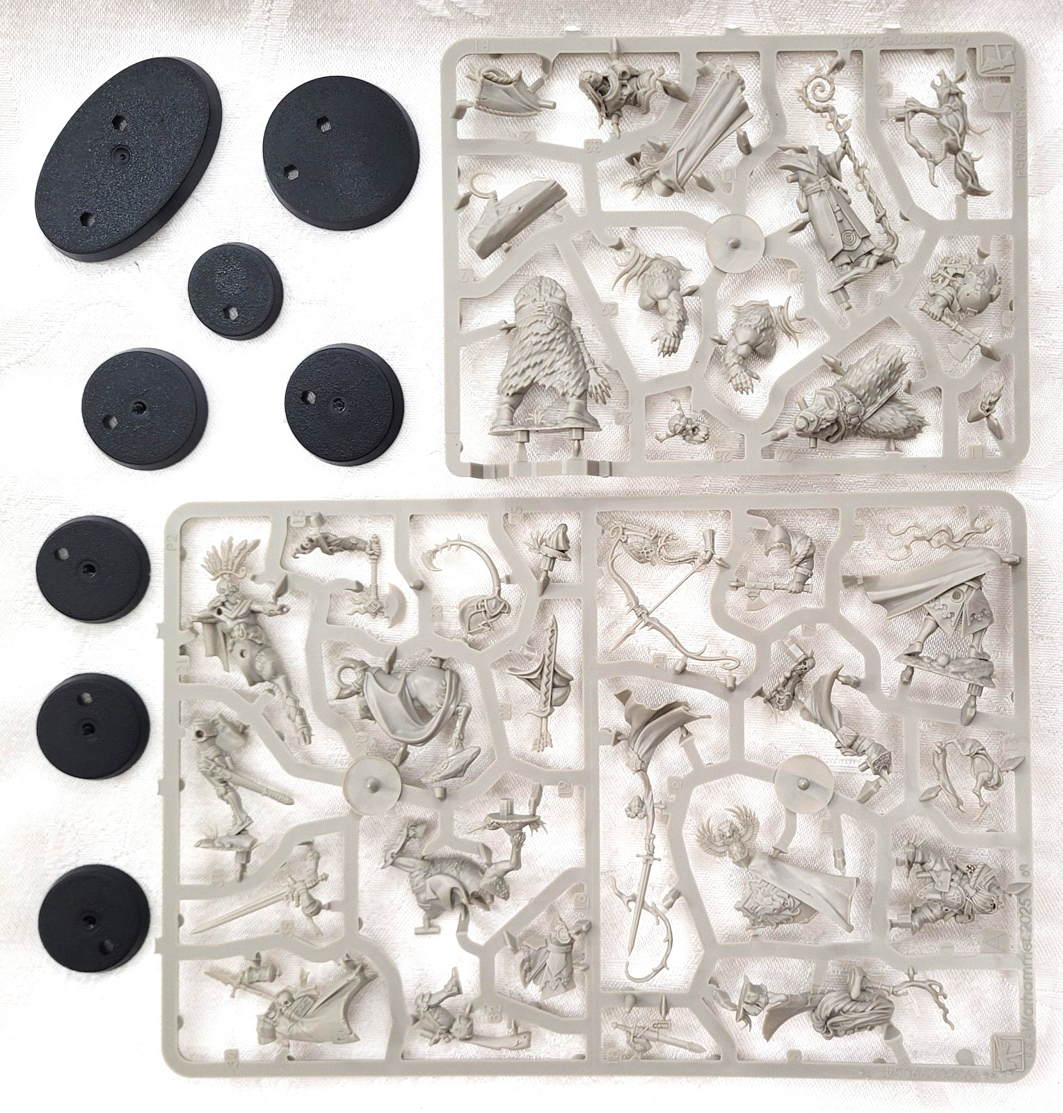 All 8 Hero models from Warhammer Quest: Darkwater Age of Sigmar
