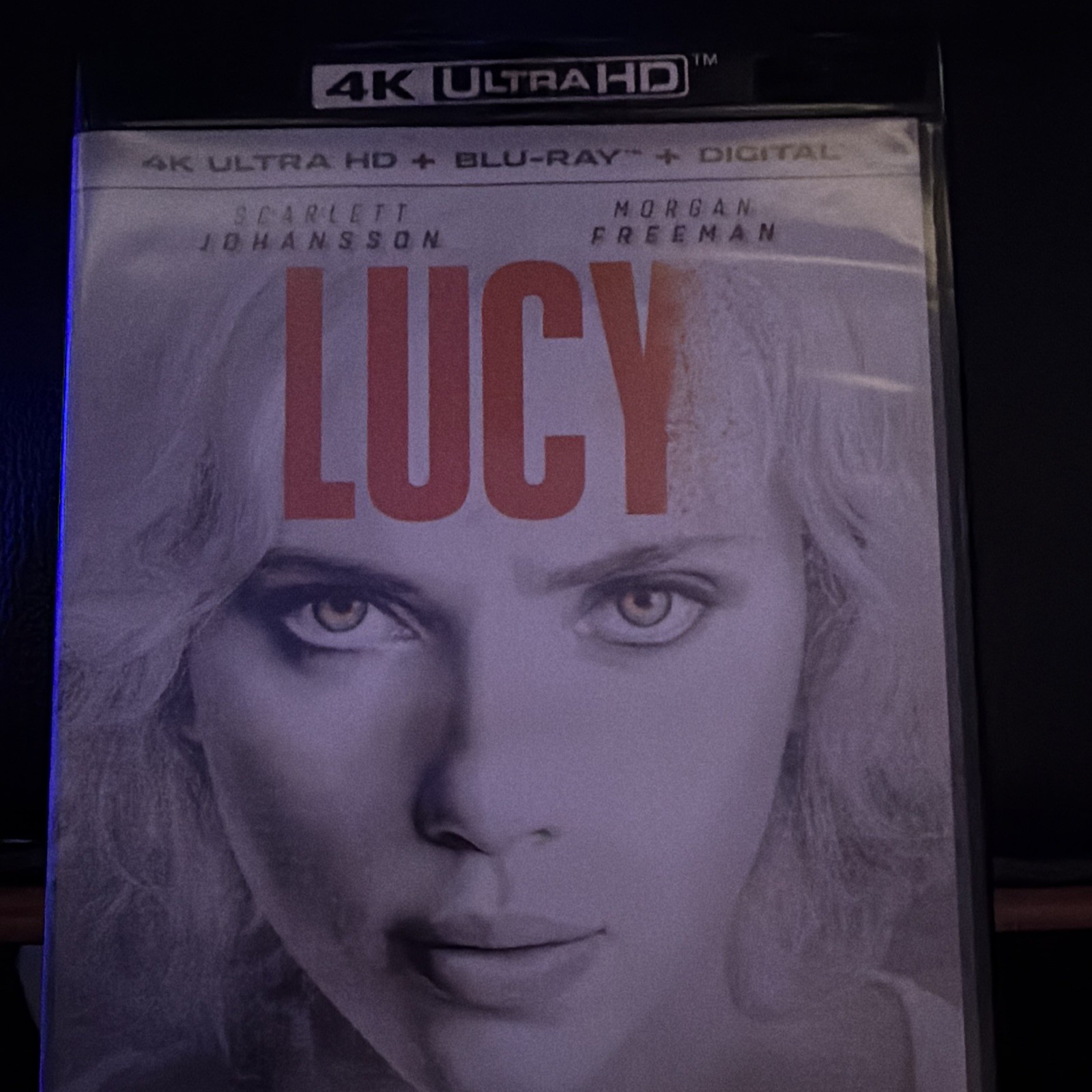 Lucy 4K Ultra HD Blu-ray + Blu-ray HDR R (Johansson, Besson) Lucy 4K Ultra HD Blu-ray + Blu-ray HDR R (Johansson, Besson)