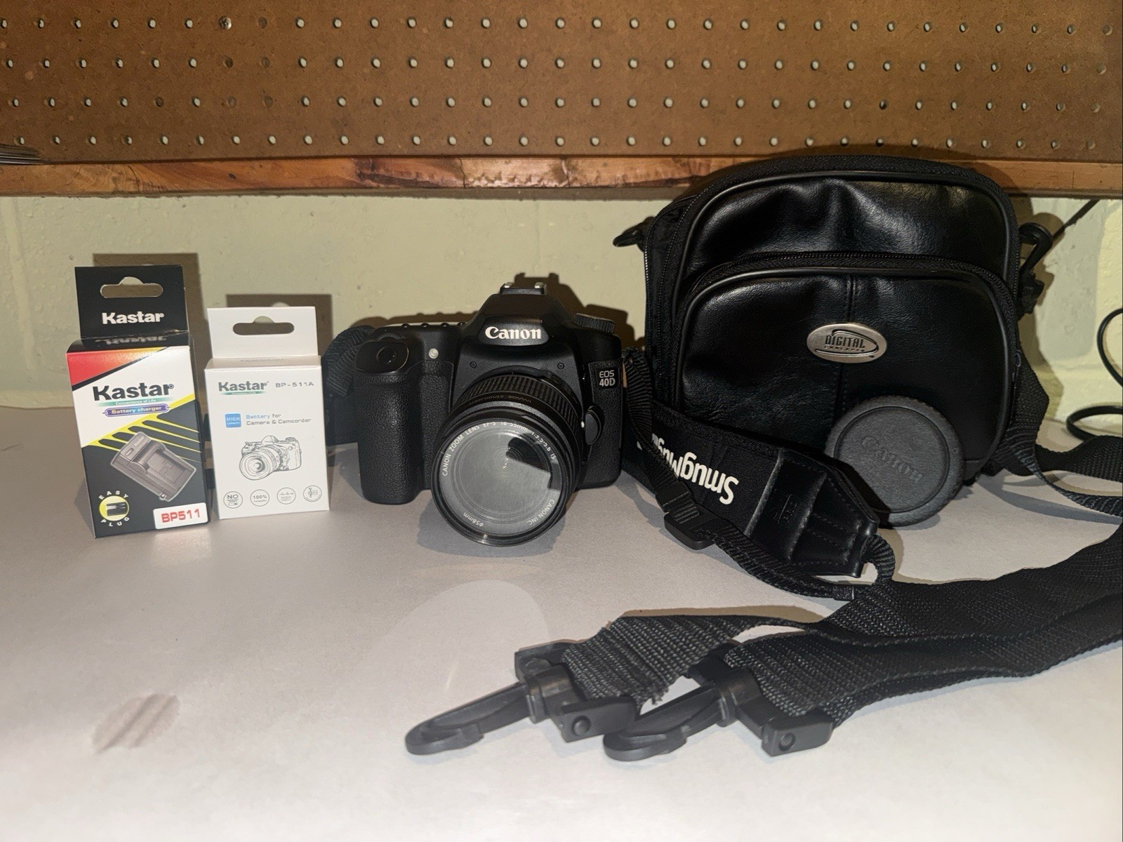 Canon EOS 40D Digital SLR Camera with Accessories and 18-55mm Lens Tested Works
