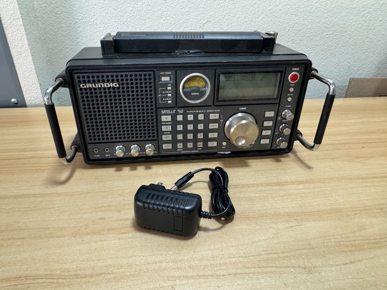 Grundig Satellite 750 Communications Receiver FM Ham Short Wave Radio
