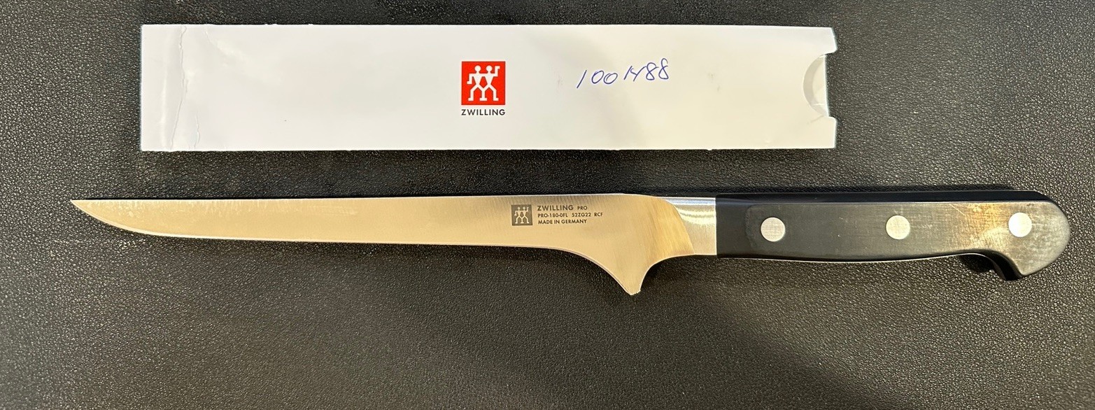 ZWILLING J.A. HENCKELS Pro 7'' Filleting Knife (38403-183) ZWILLING J.A. HENCKELS Pro 7'' Filleting Knife (38403-183)