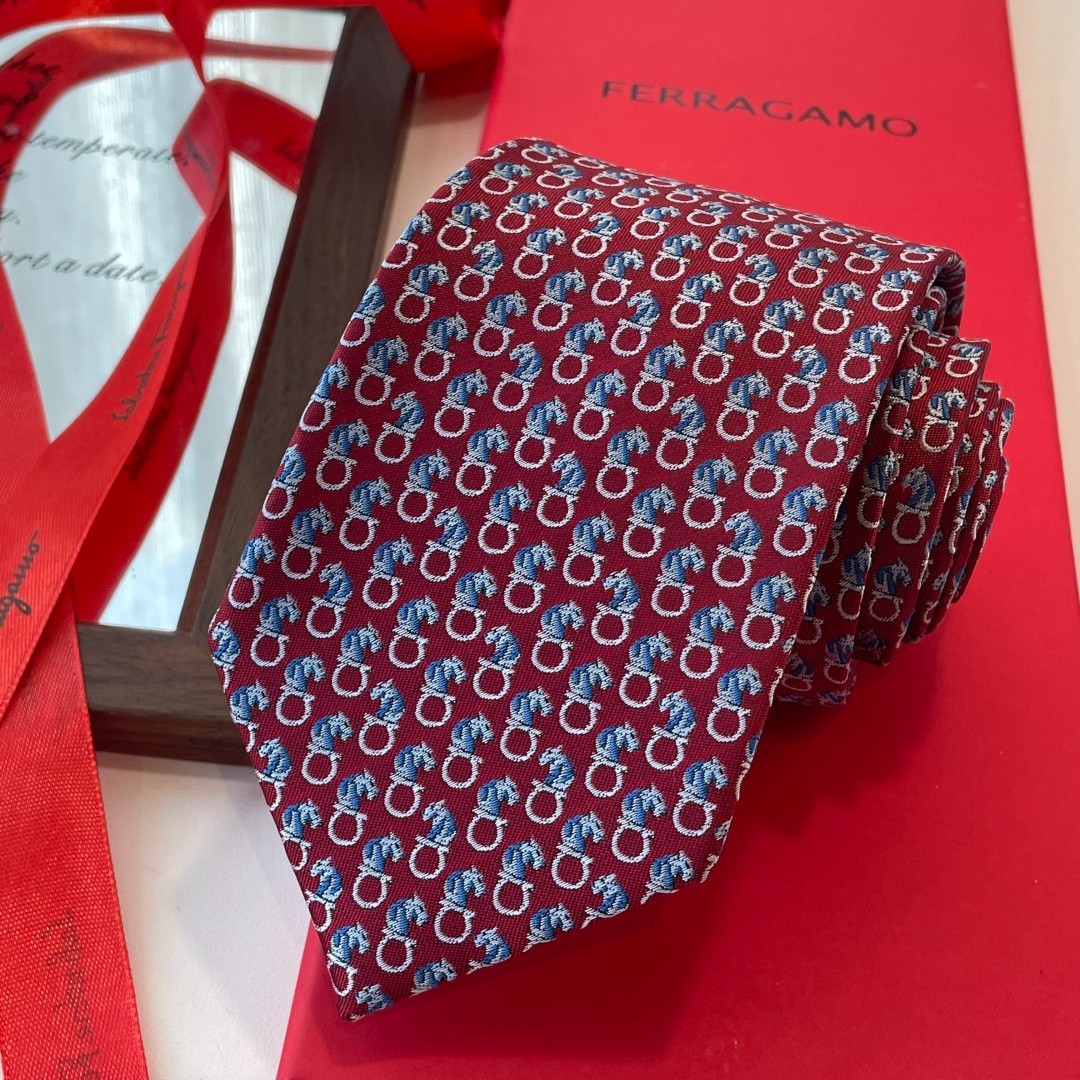 NWT Men\'s Luxury Ferragamo Silk Tie Executive Business Formal NWT Men\'s Luxury Ferragamo Silk Tie Executive Business Formal