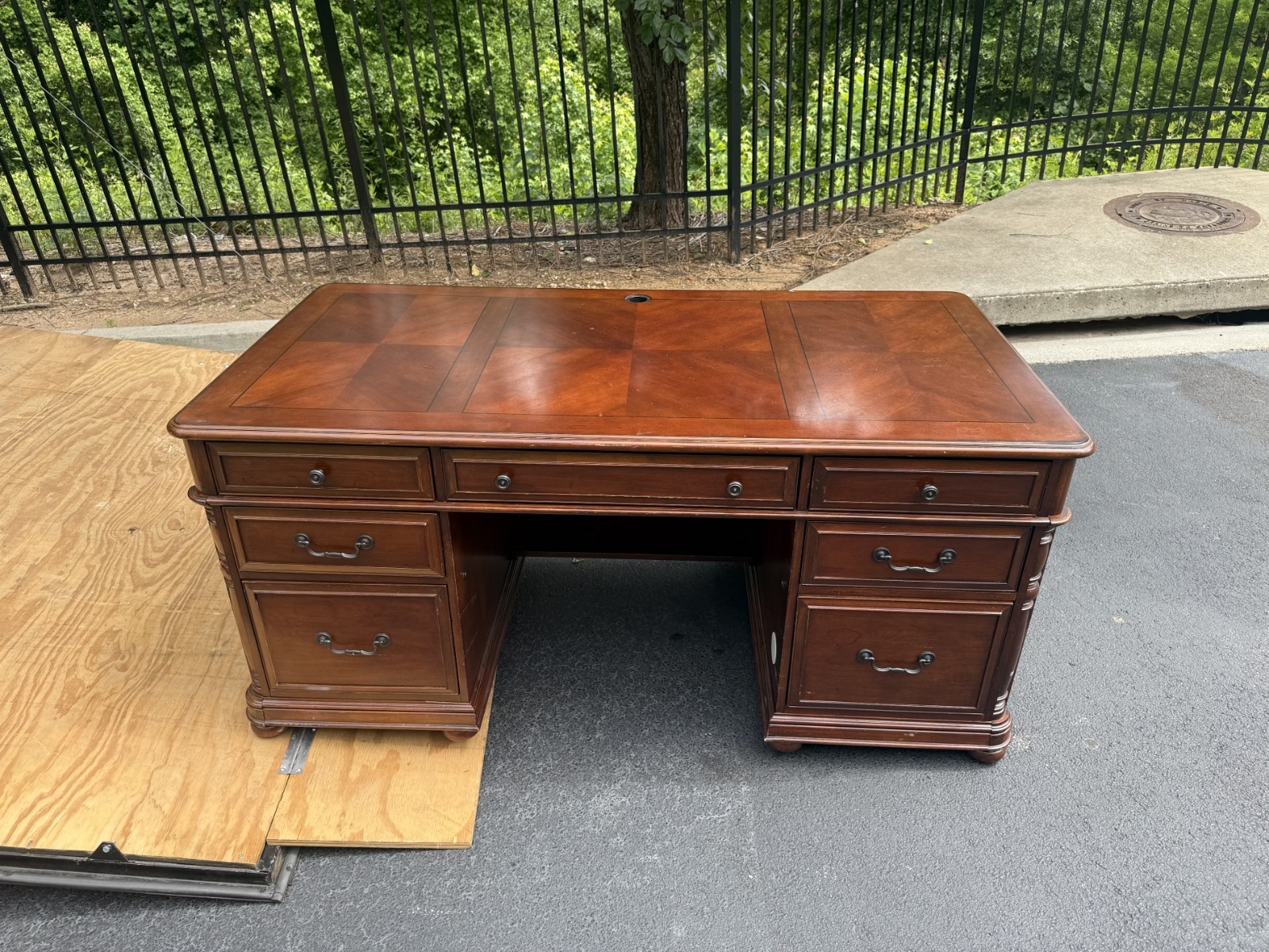 Vintage Riverside Executive Vintage  Mahogany Wood Desk