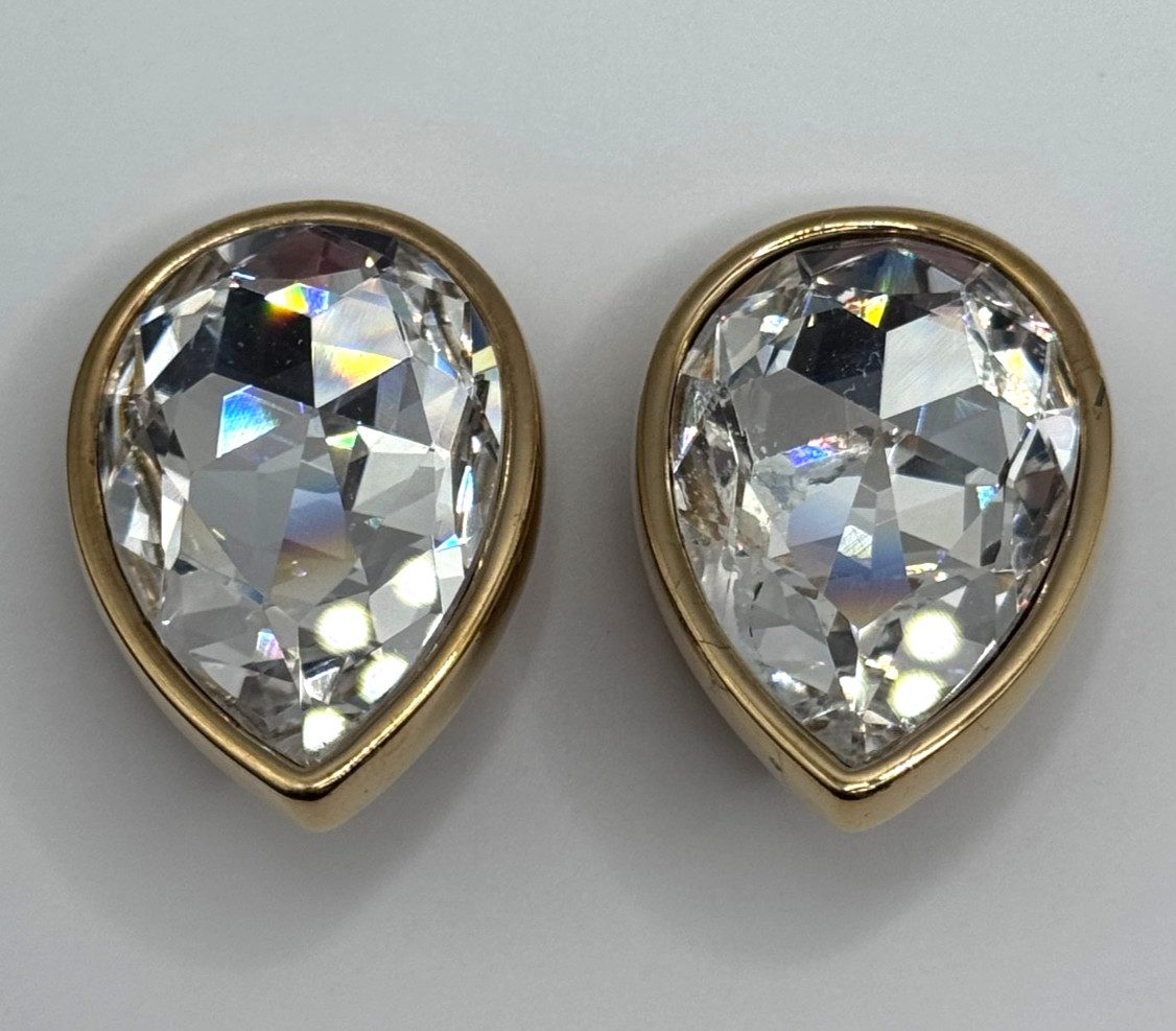 Vintage SAL Swarovski Clip On Earrings Clear Rhinestone Gold Tone Teardrop READ Vintage SAL Swarovski Clip On Earrings Clear Rhinestone Gold Tone Teardrop READ