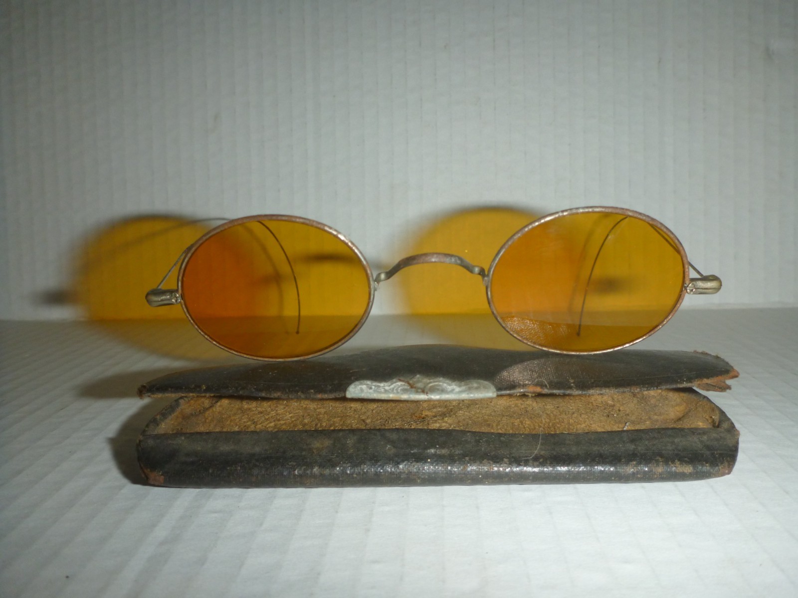 Vintage Antique Amber Sunglasses Civil War Field Glasses Wire Spectacles & Case.