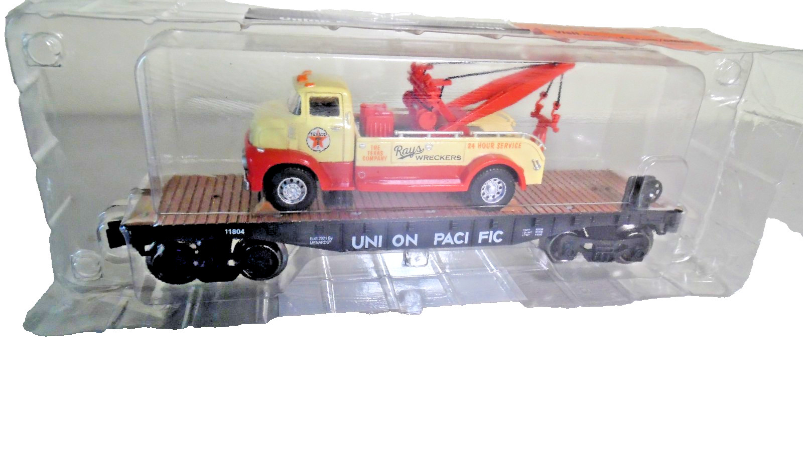 Menards 279-8320 Union Pacific Flatcar w/Rays Wreckers Tow Trucks NIB