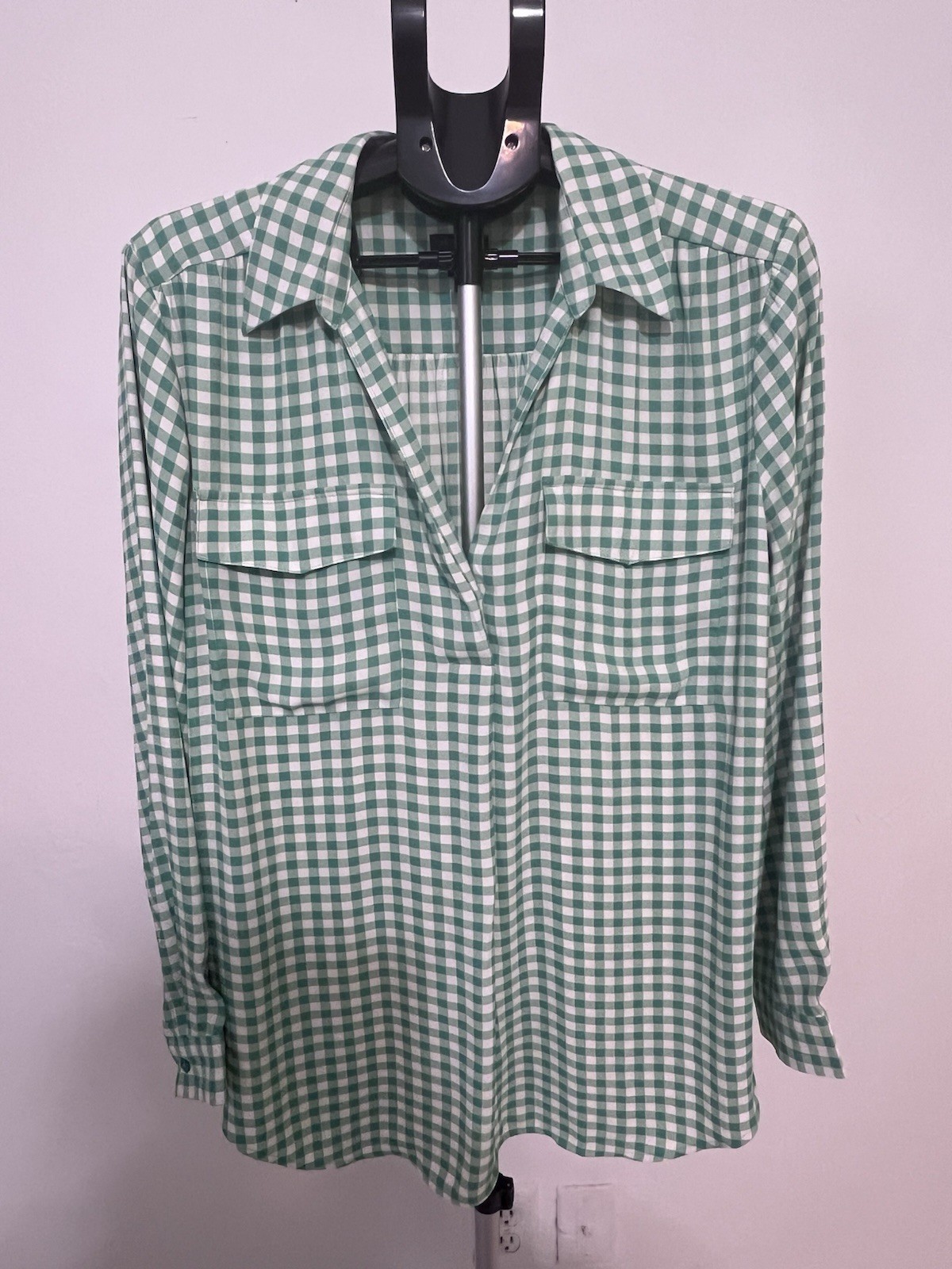 Ann Taylor Loft Women\'s Long Sleeve Blouse, Size XL , Light Green Plaid Pattern