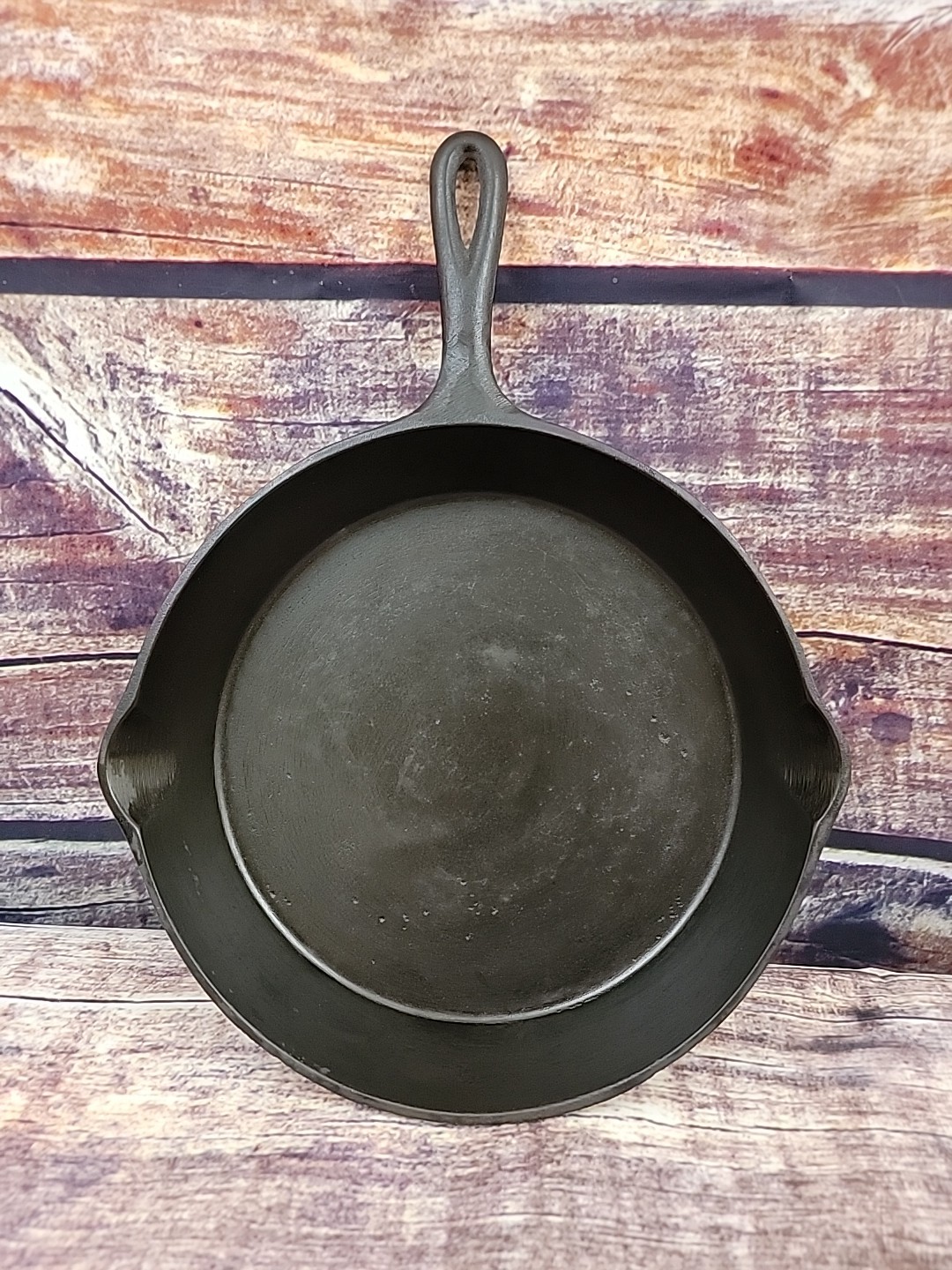 Vintage Lodge No. 8 Cast Iron Skillet 3 Notch Heat Ring 40's-50's Restored 