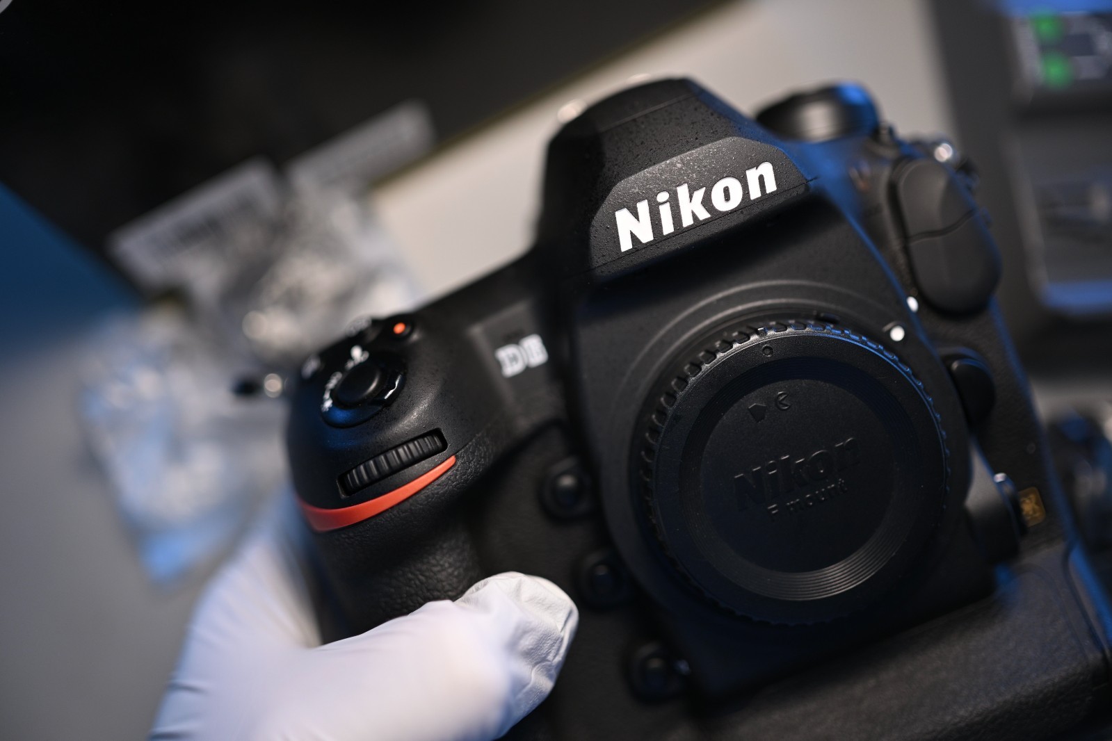 [USA Seller] Nikon D6 20.8MP Digital SLR Camera Body Shutter Count 1492