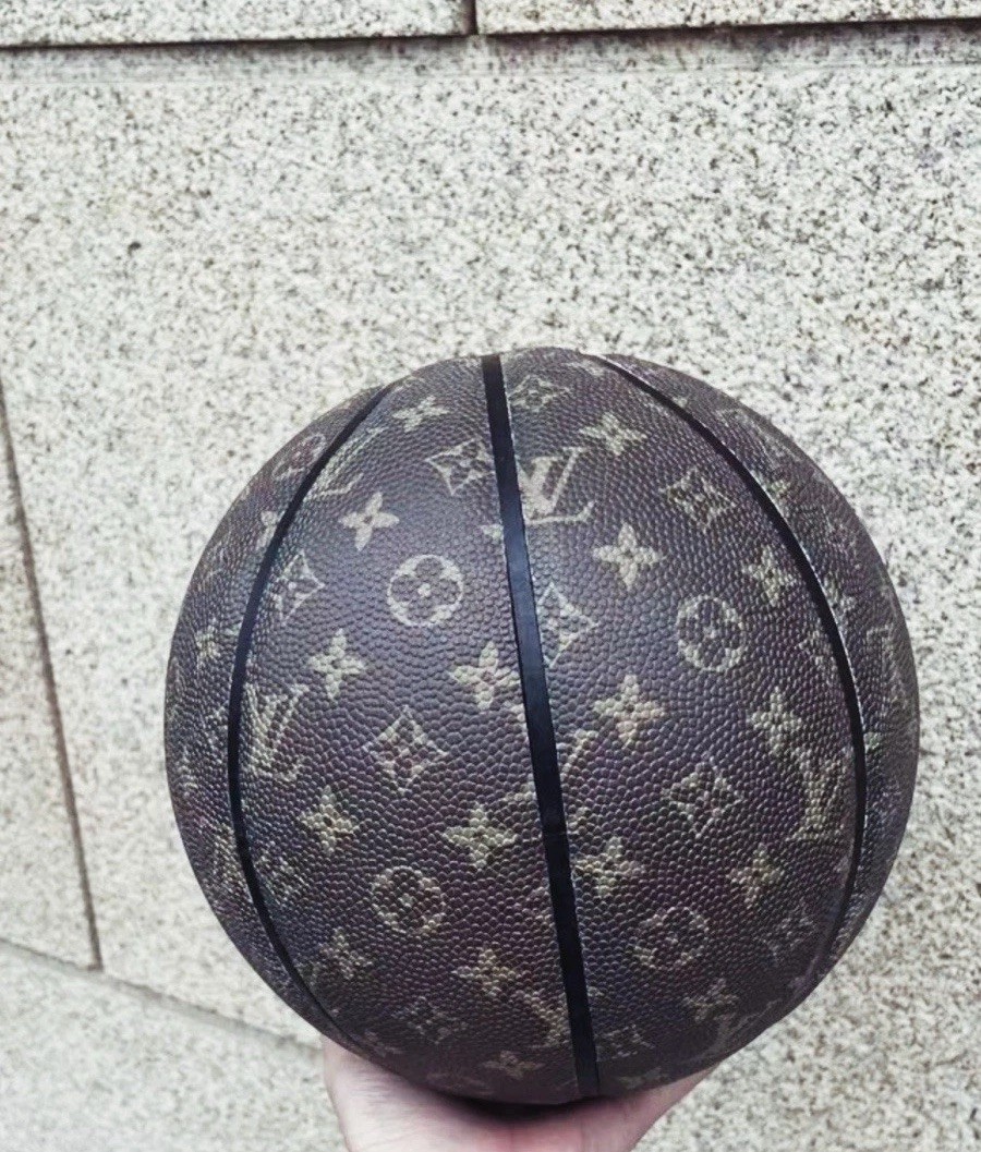 Louis Vuitton LV Basketball- Collectable 29.5 Full Sz New Limited Virgil Abloh Louis Vuitton LV Basketball- Collectable 29.5 Full Sz New Limited Virgil Abloh
