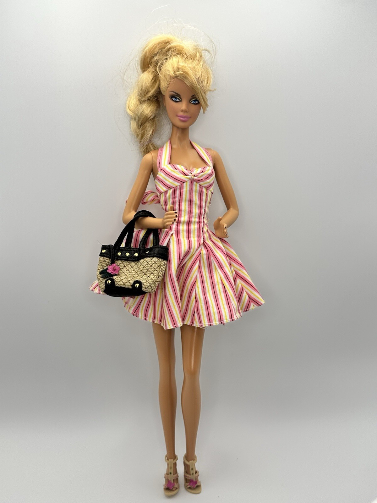 Top Model Resort Barbie Doll 2007 Mattel Model Muse Mackie Pink Label W/ Handbag
