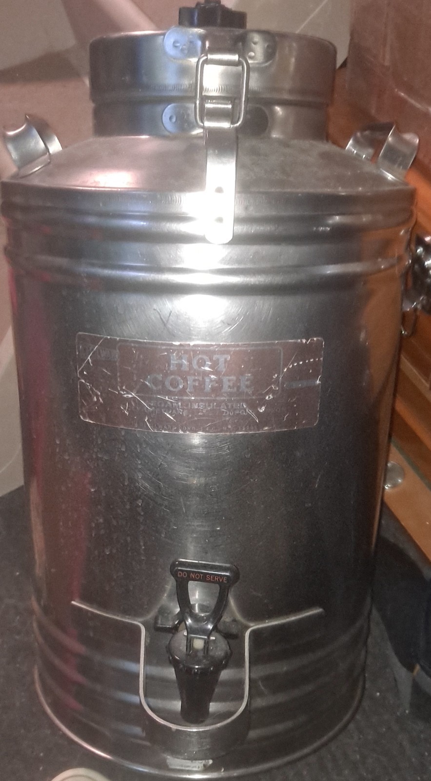 Cecilware Insulated Stainless Steel 80 Cup 5 Gallon Hot Beverage Urn