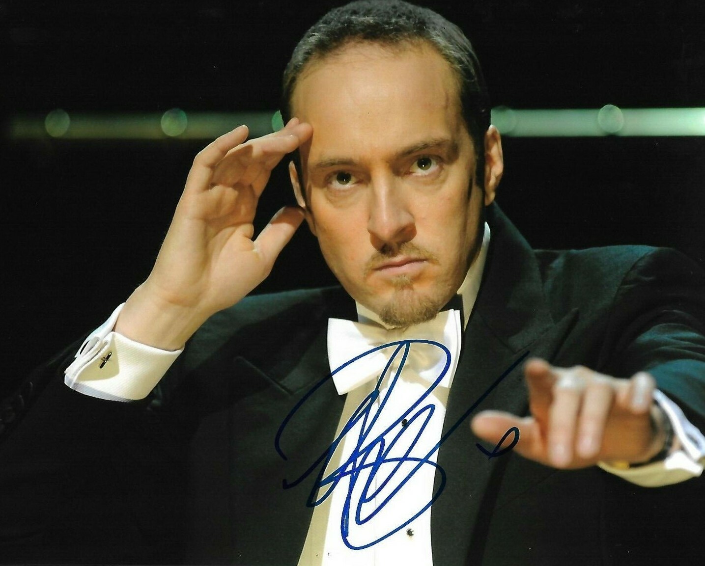 DERREN BROWN SIGNED 8X10 PHOTO MASTER ILLUSIONIST SECRET BROADWAY PLAY MAGIC E DERREN BROWN SIGNED 8X10 PHOTO MASTER ILLUSIONIST SECRET BROADWAY PLAY MAGIC E