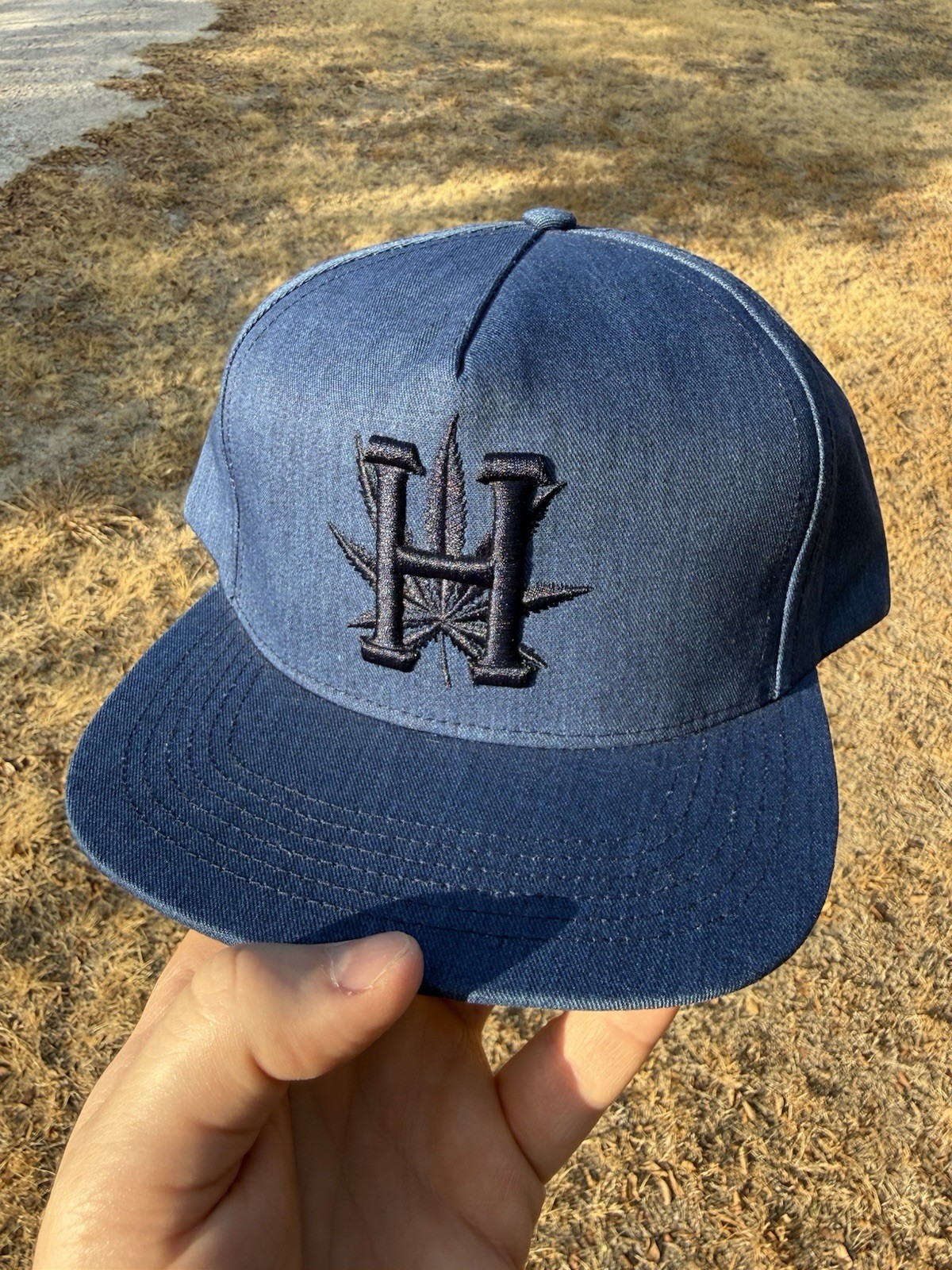 NWT HuF Snoop Dogg Adjustable Snapback Collab Denim Blue Mary Jane 420 Hat Cap NWT HuF Snoop Dogg Adjustable Snapback Collab Denim Blue Mary Jane 420 Hat Cap