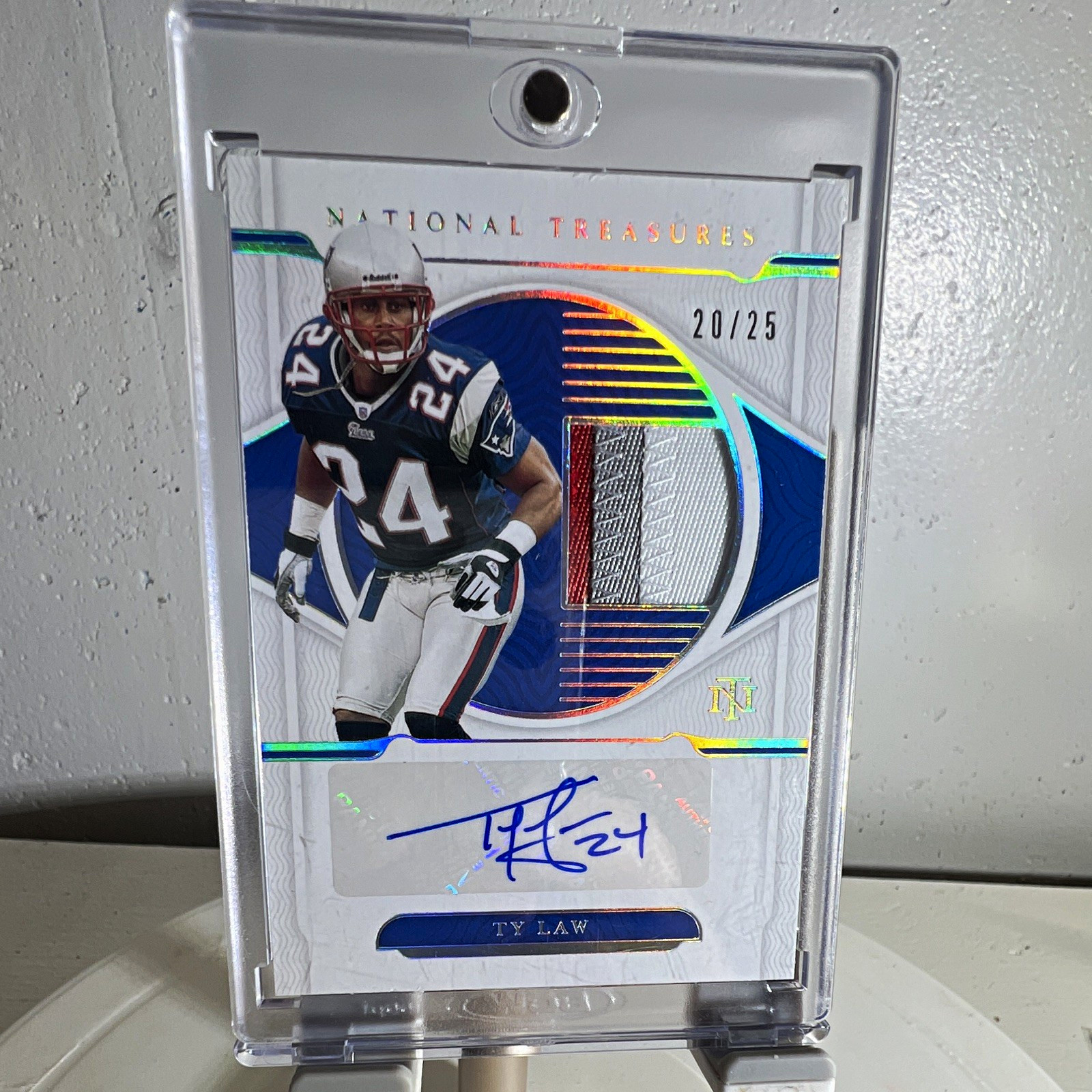 Panini 2021 National Treasures Material Signatures Holo Ty Law MS-TL Auto /25