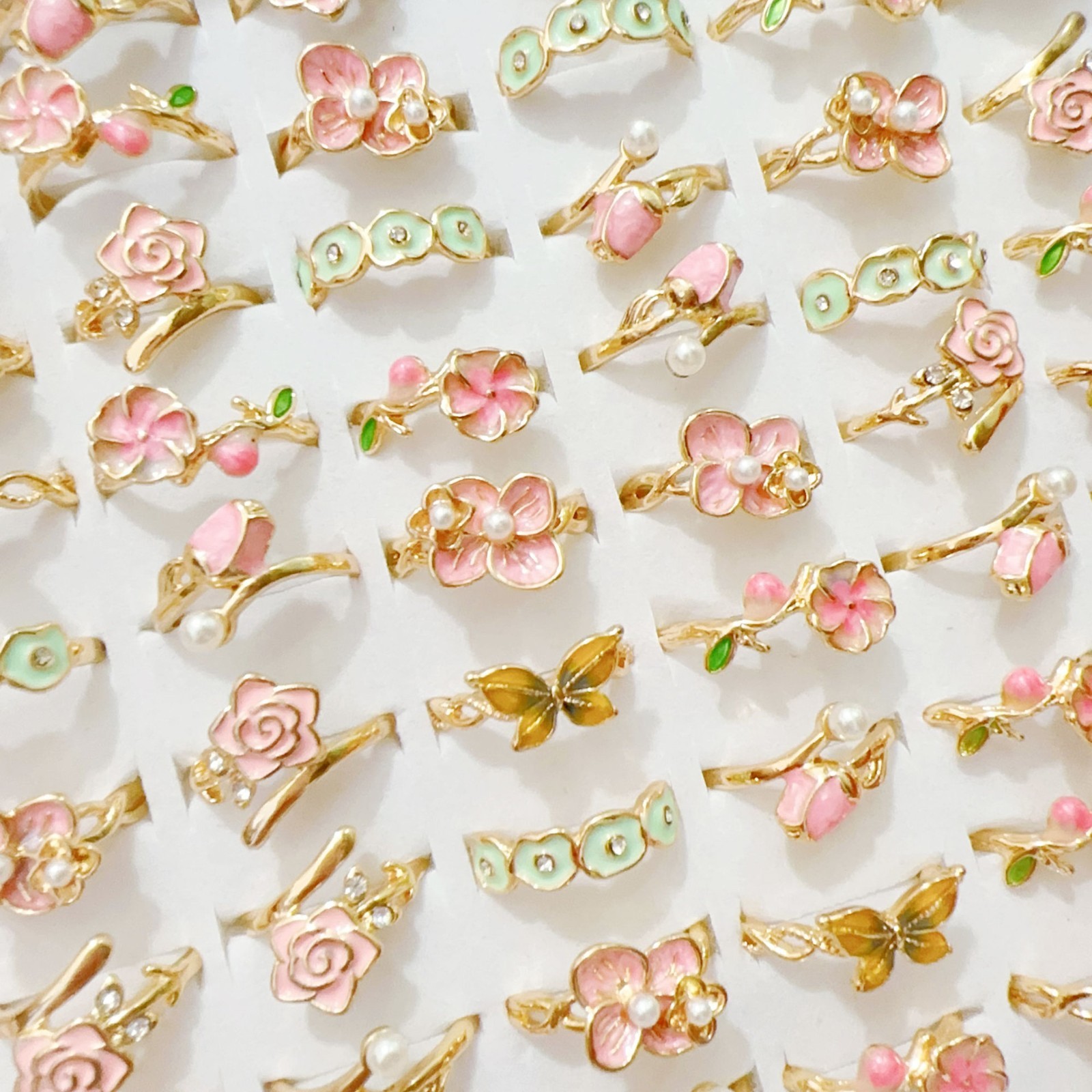 Wholesale 100pcs Women Dripping Rhinestone Flower Mix Style Alloy Jewelry Ring Wholesale 100pcs Women Dripping Rhinestone Flower Mix Style Alloy Jewelry Ring