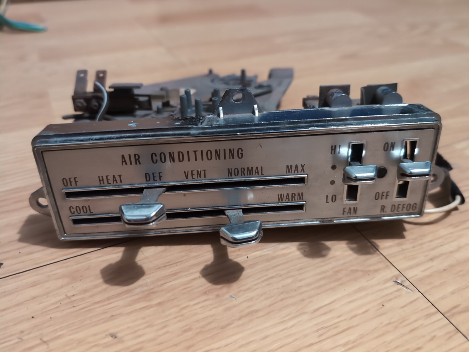 1970-72 OLDS CUTLASS A/C Heater Control Air Conditioning Rear Defog RARE 1971 1970-72 OLDS CUTLASS A/C Heater Control Air Conditioning Rear Defog RARE 1971