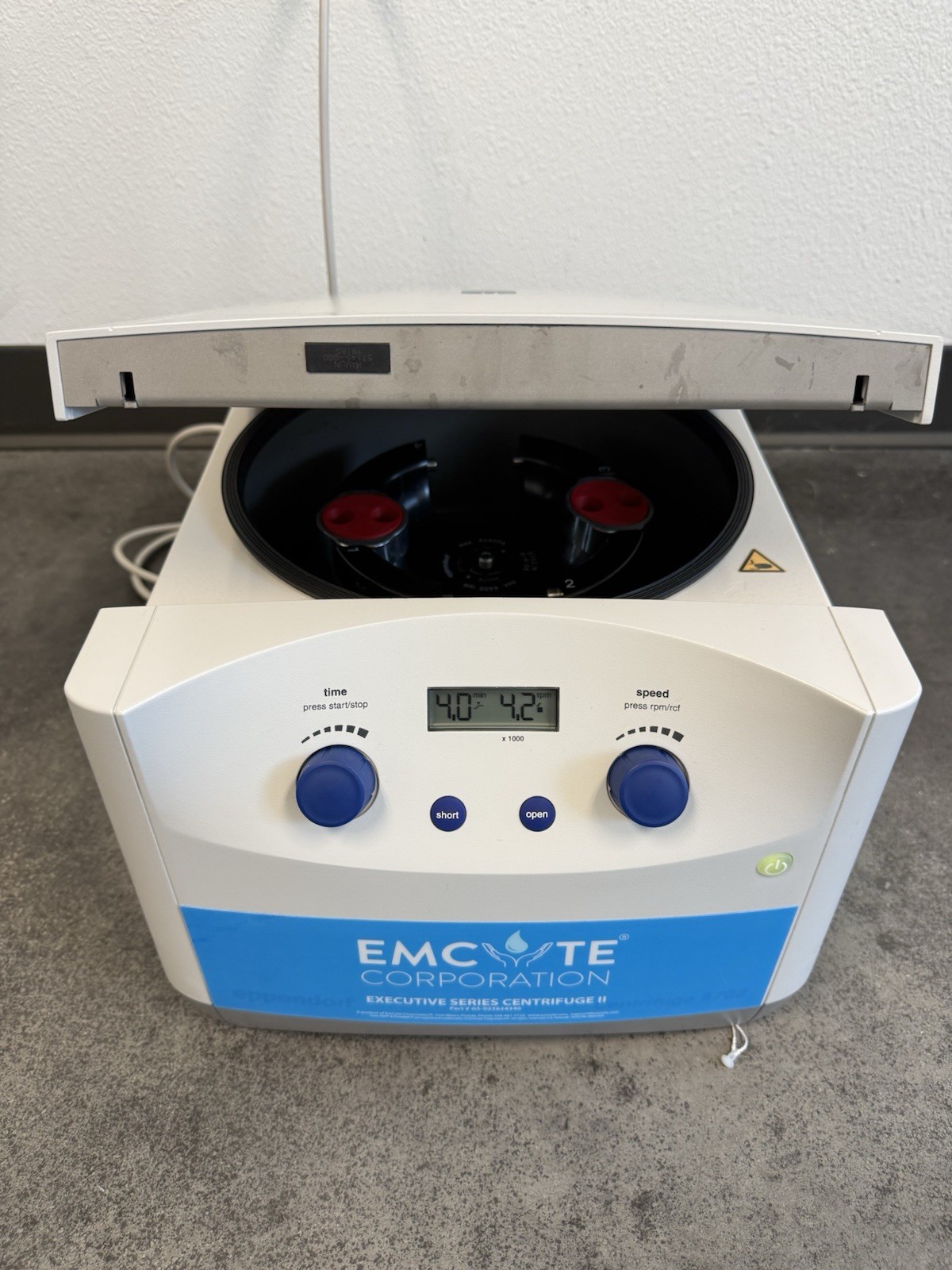 Emcyte Corporation Executive Series Centrifuge II
