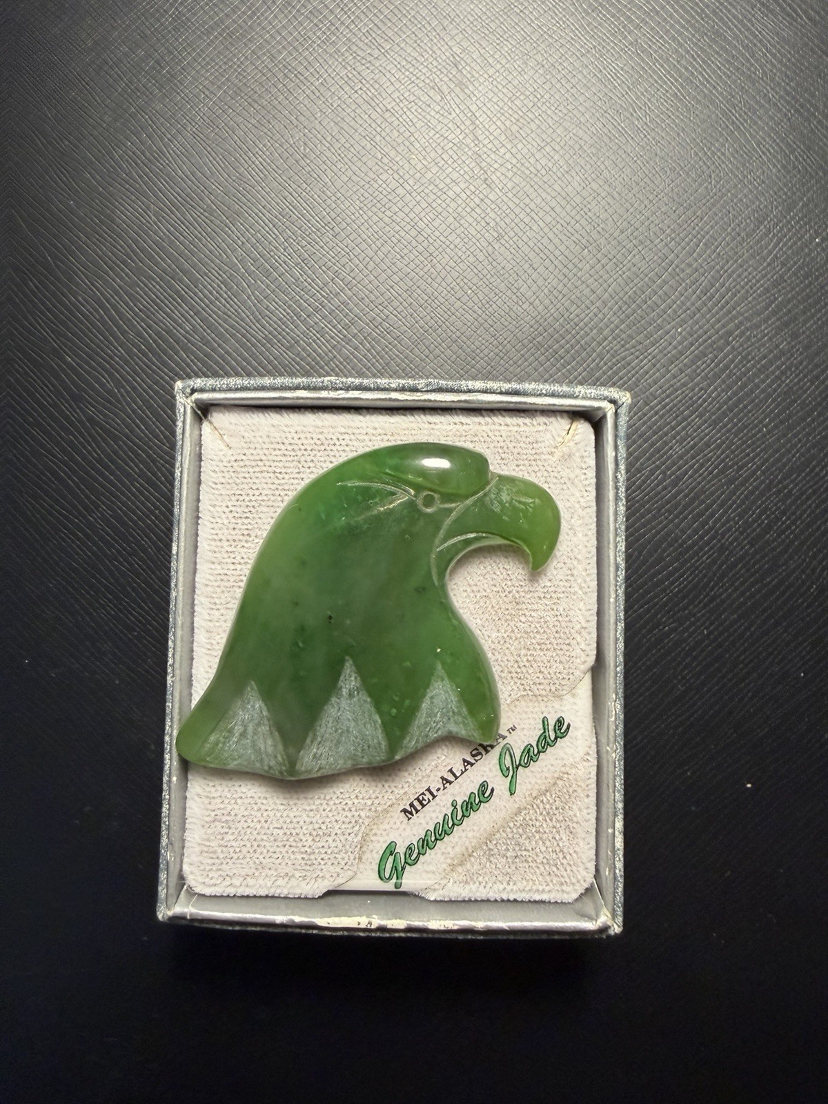 Vintage Mei-Alaska Genuine Jade Eagle Head Brooch Pin Carved Stone Vintage Mei-Alaska Genuine Jade Eagle Head Brooch Pin Carved Stone