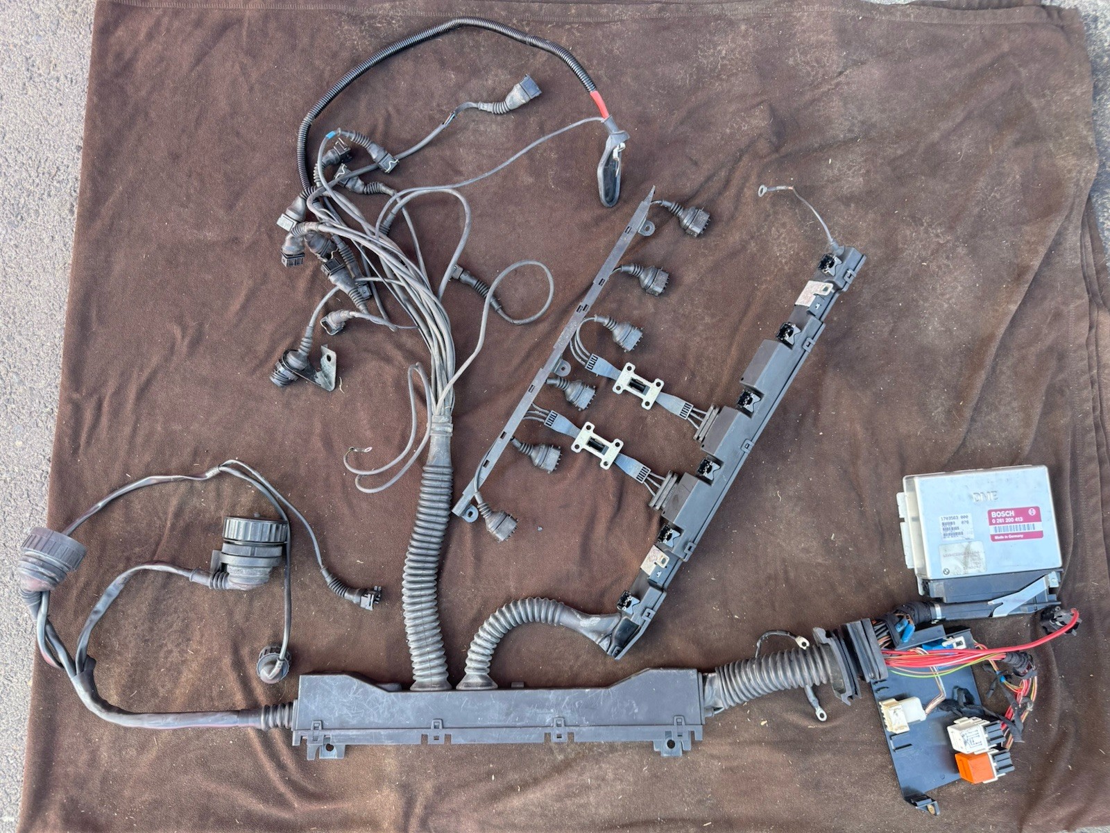BMW E34 Manual Transmission Engine Harness Assembly with Red Label 413 ECU OEM BMW E34 Manual Transmission Engine Harness Assembly with Red Label 413 ECU OEM